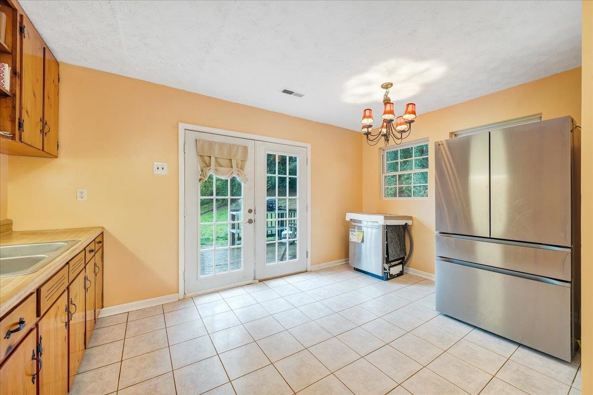 112 Shawsville Pike NE Check VA 24072