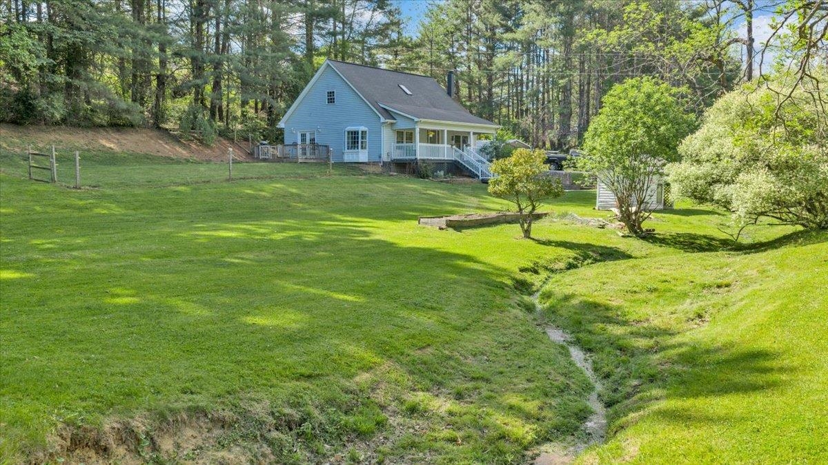 112 Shawsville Pike NE Check VA 24072
