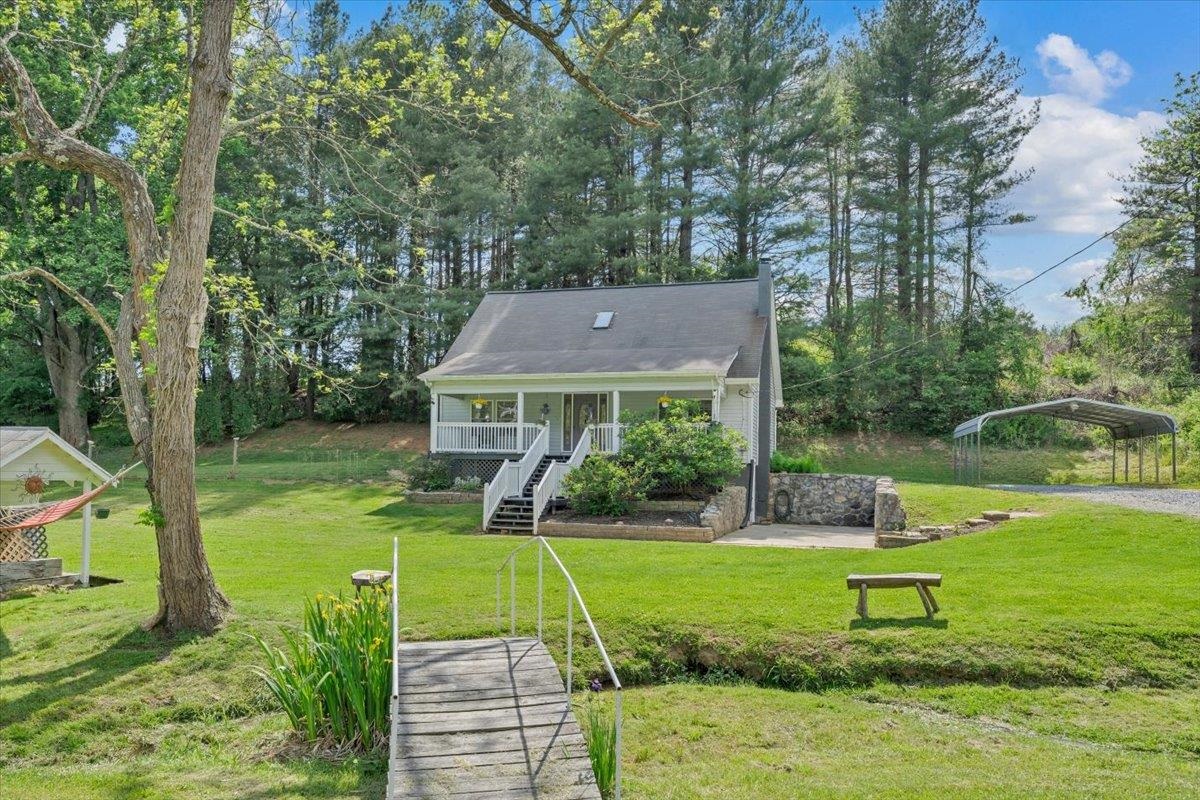 112 Shawsville Pike NE Check VA 24072