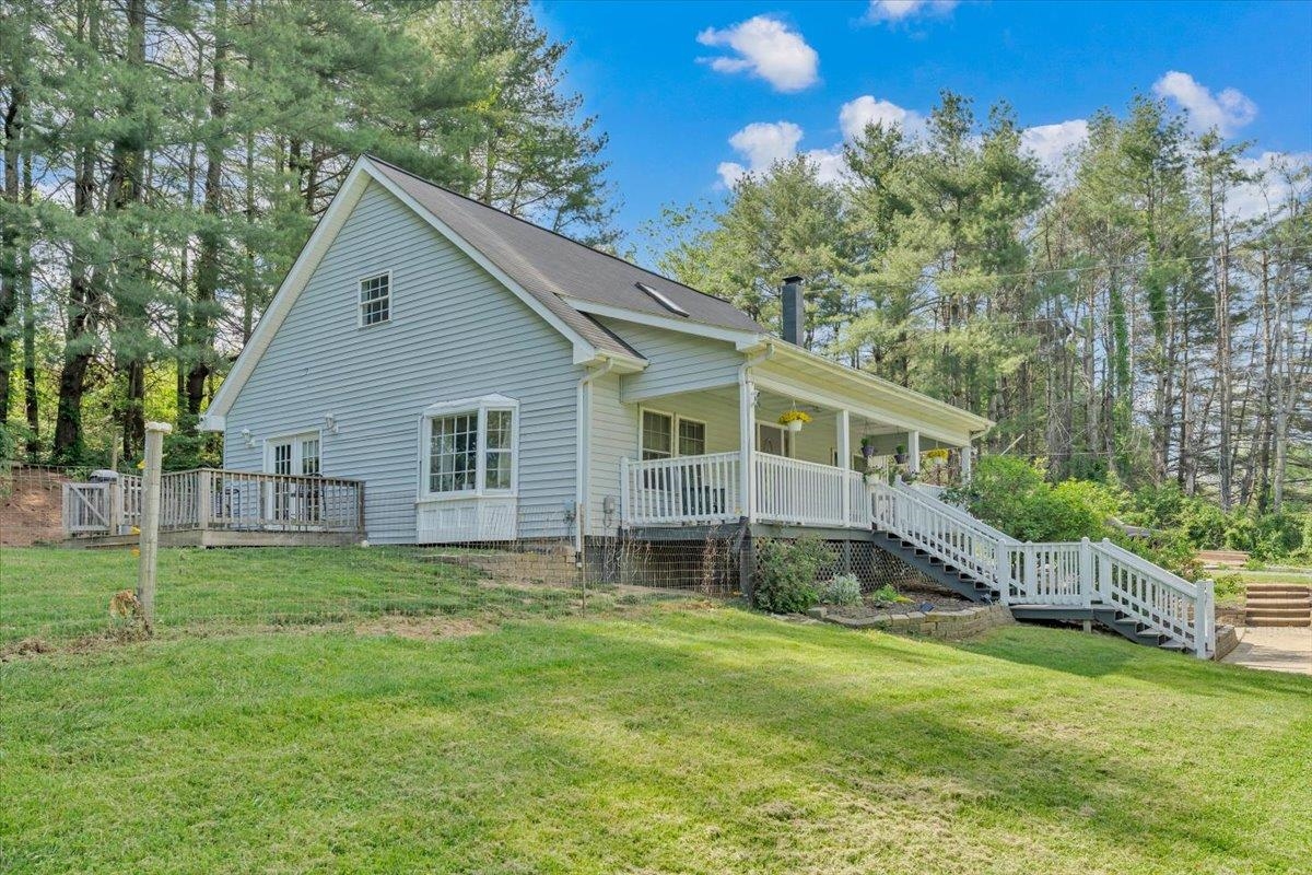 112 Shawsville Pike NE Check VA 24072