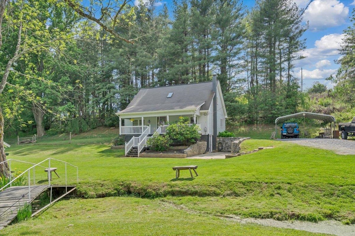 112 Shawsville Pike NE Check VA 24072