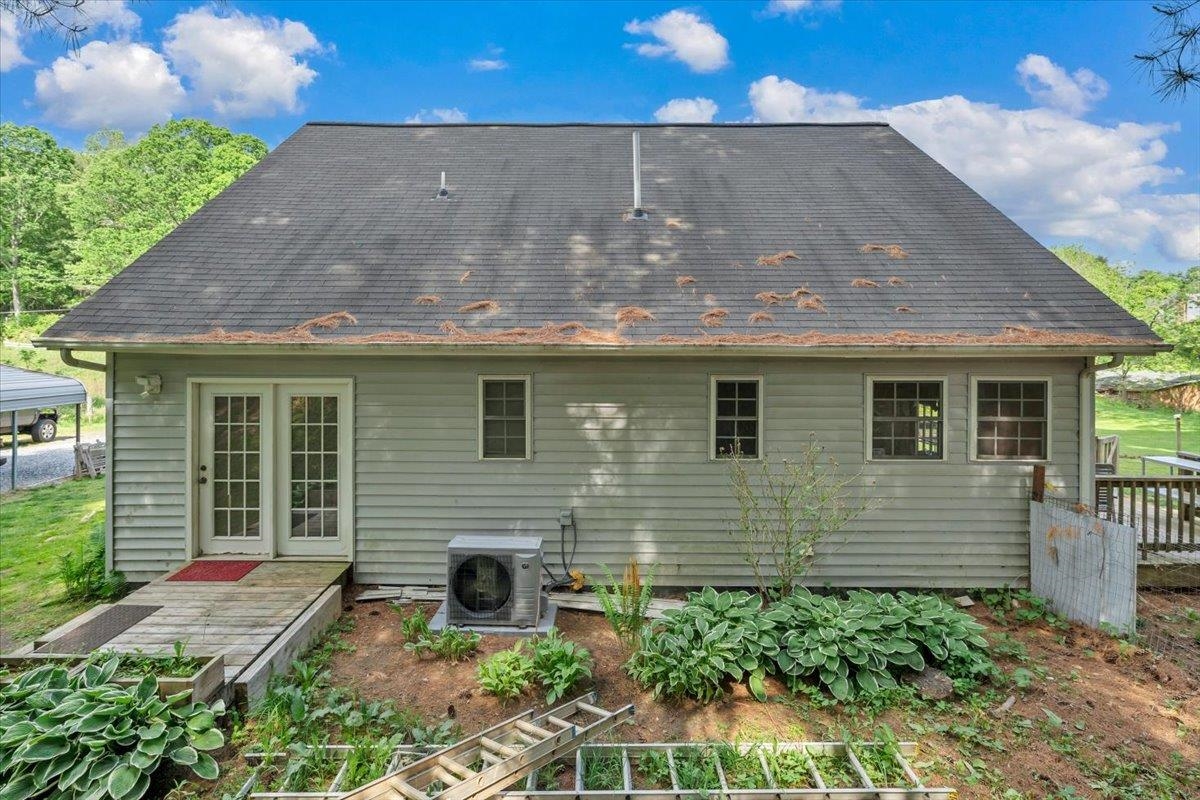 112 Shawsville Pike NE Check VA 24072