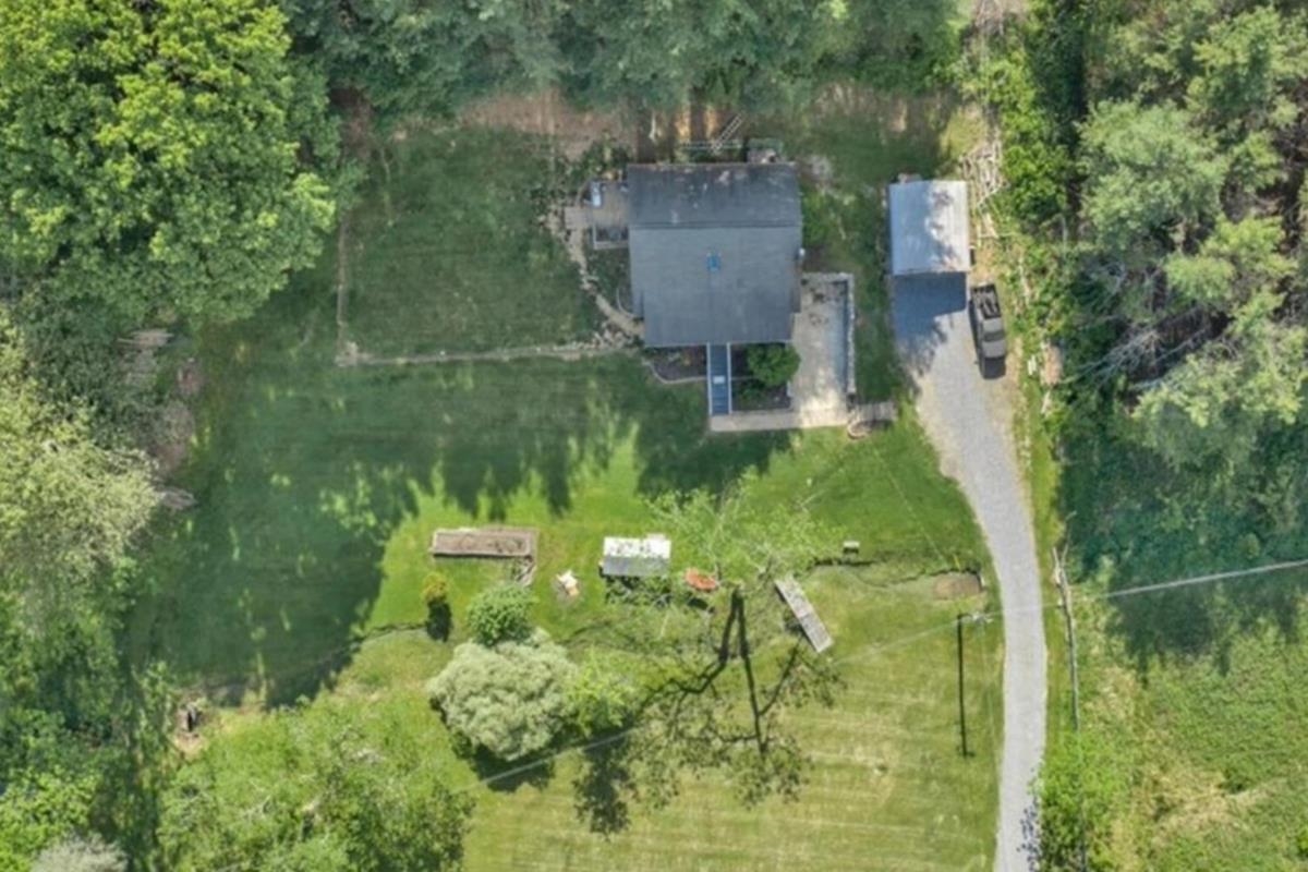 112 Shawsville Pike NE Check VA 24072