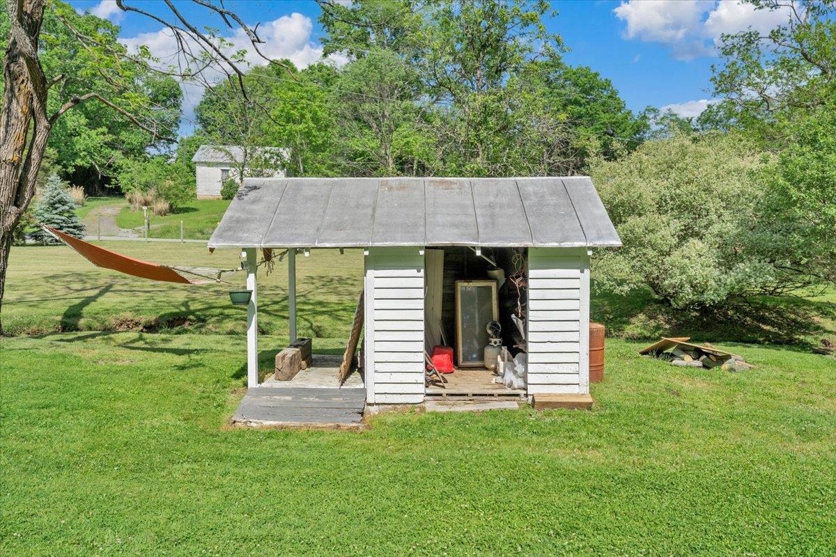112 Shawsville Pike NE Check VA 24072