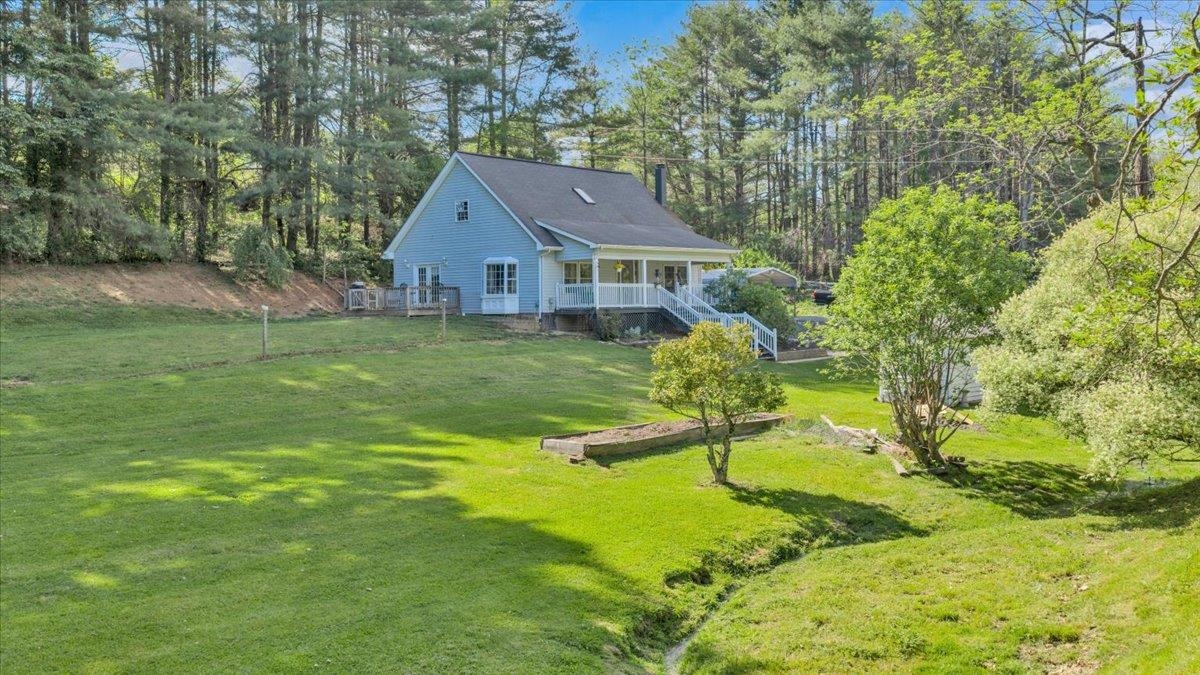 112 Shawsville Pike NE Check VA 24072