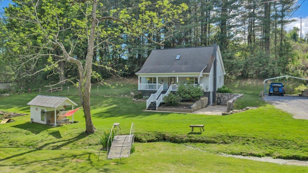 112 Shawsville Pike NE Check VA 24072