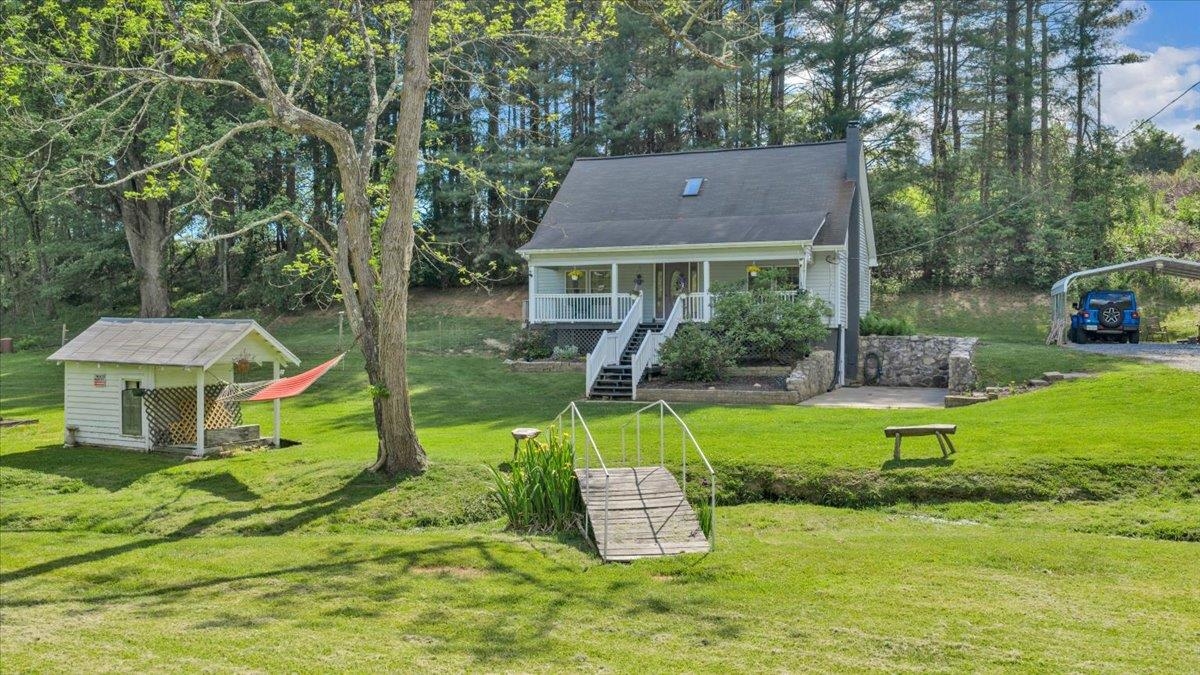 112 Shawsville Pike NE Check VA 24072