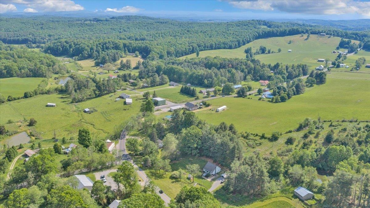 112 Shawsville Pike NE Check VA 24072