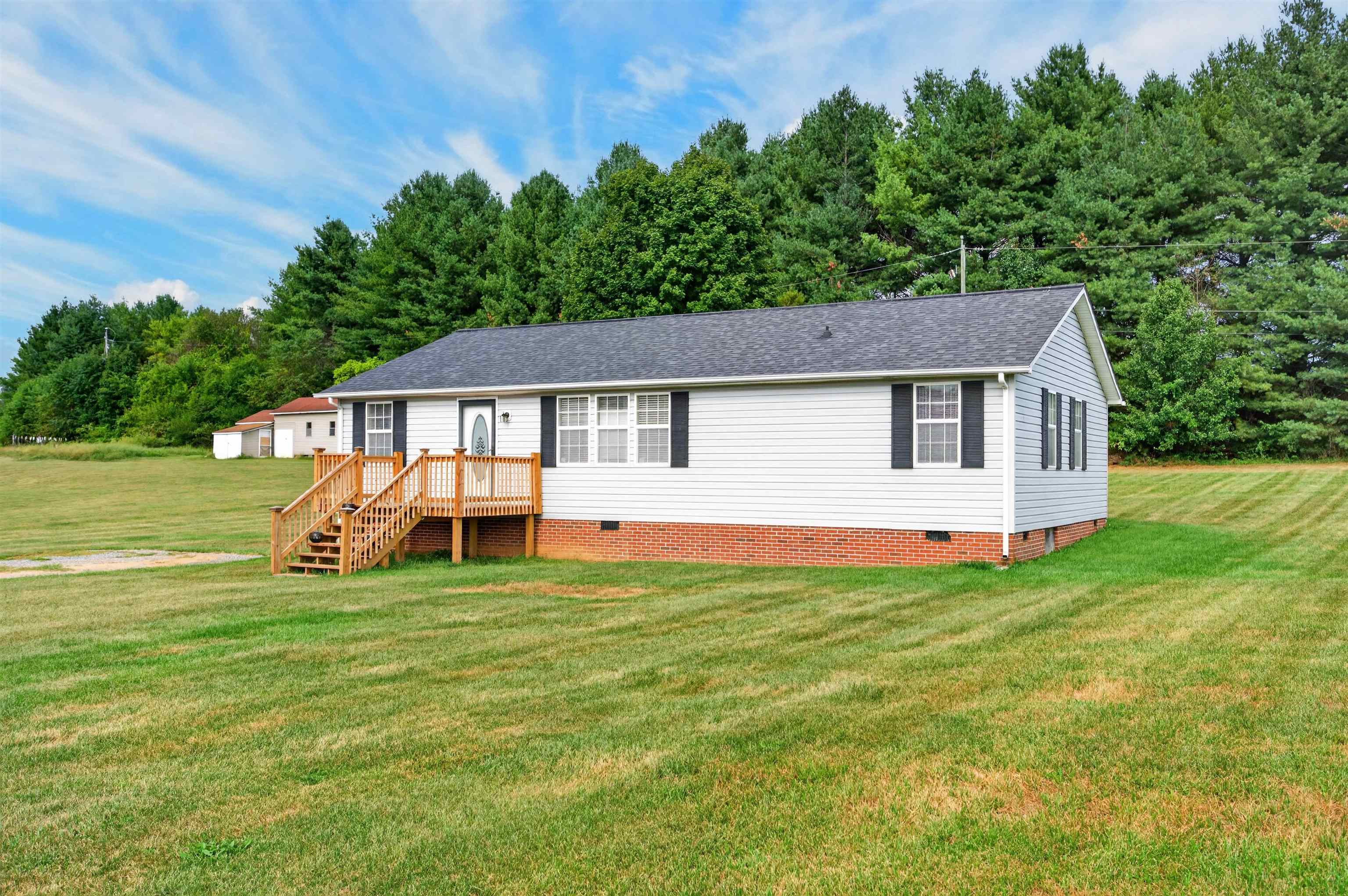 5096 Thornspring Road Pulaski VA 24301