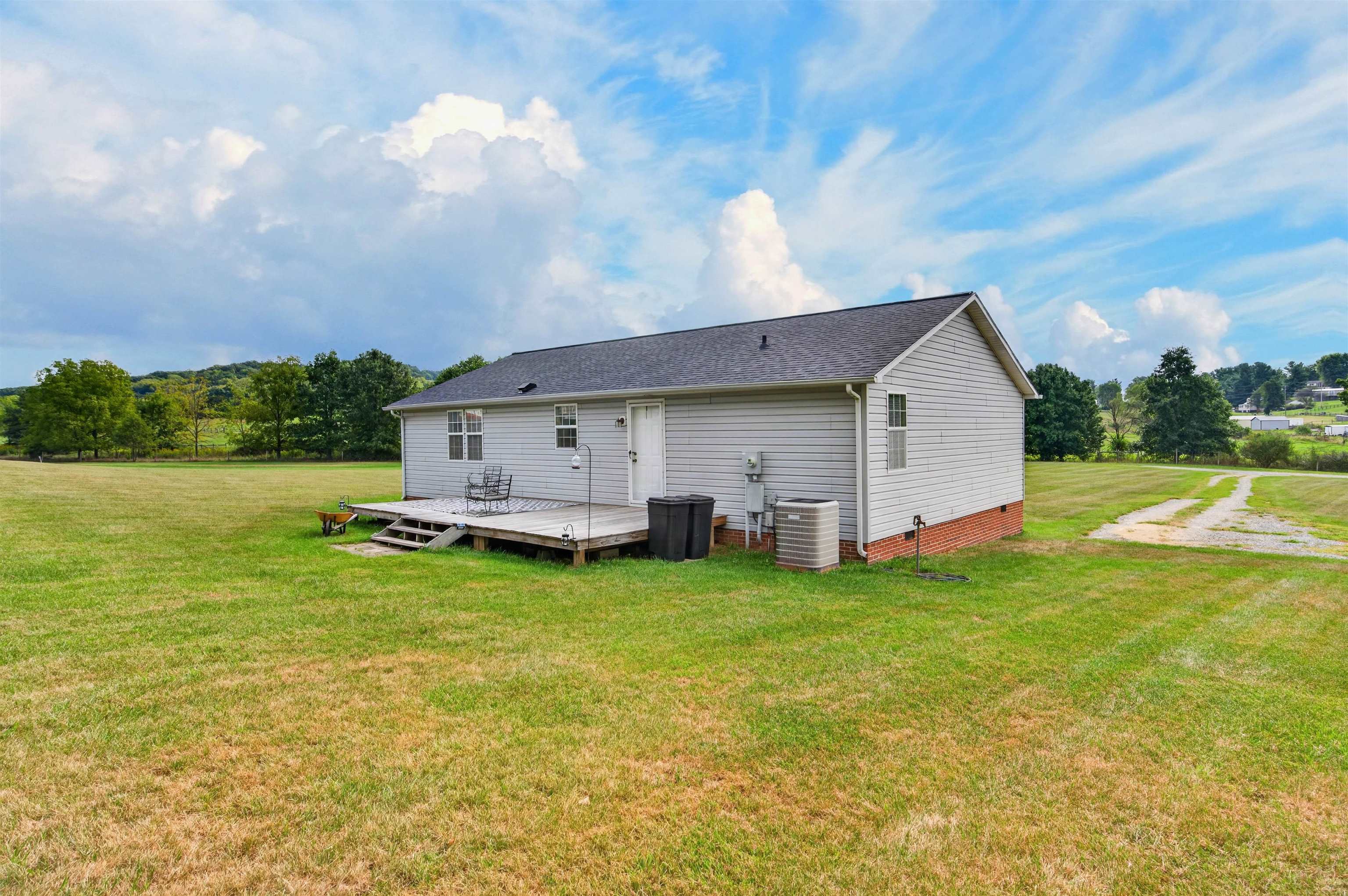 5096 Thornspring Road Pulaski VA 24301