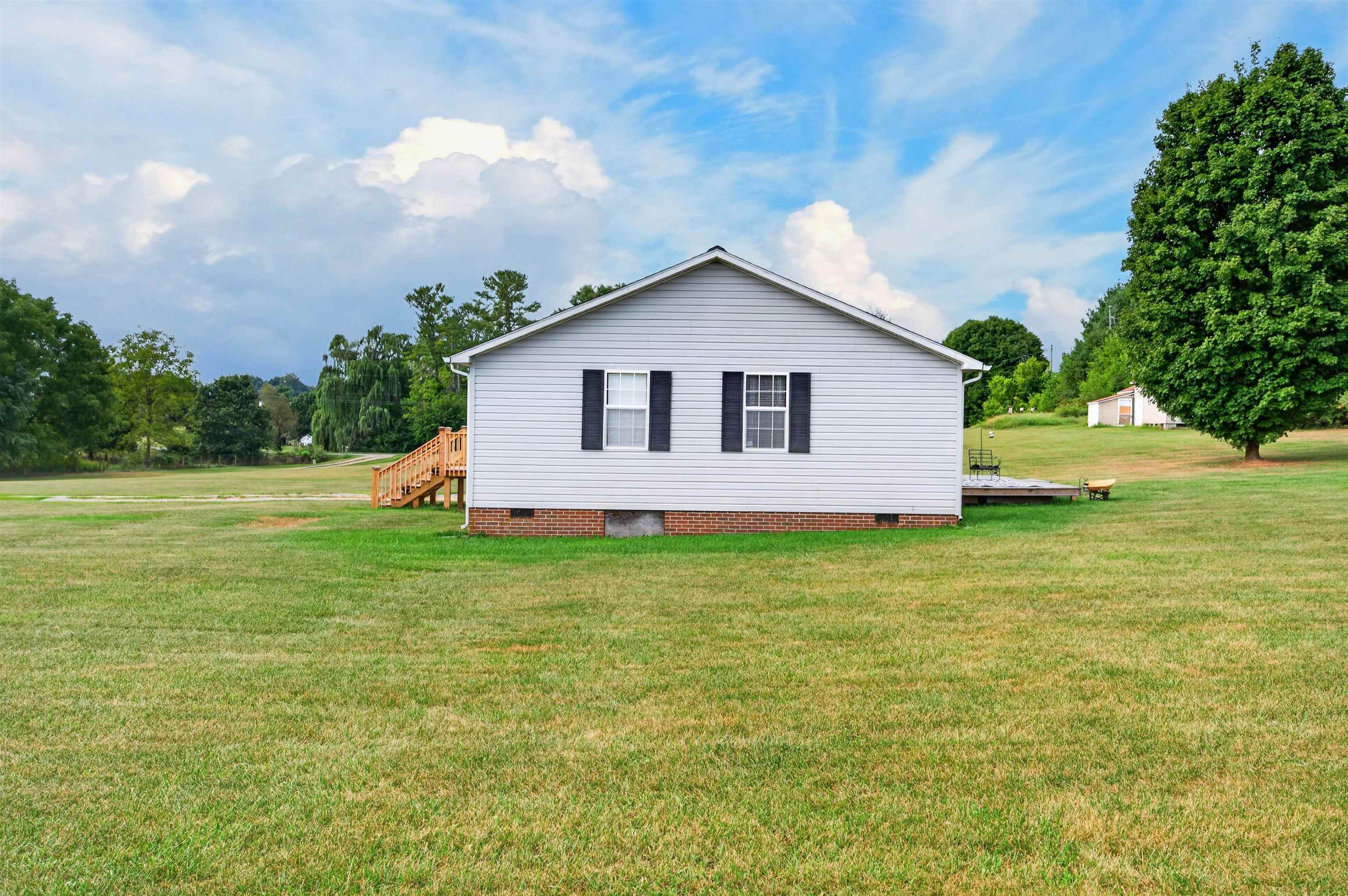 5096 Thornspring Road Pulaski VA 24301