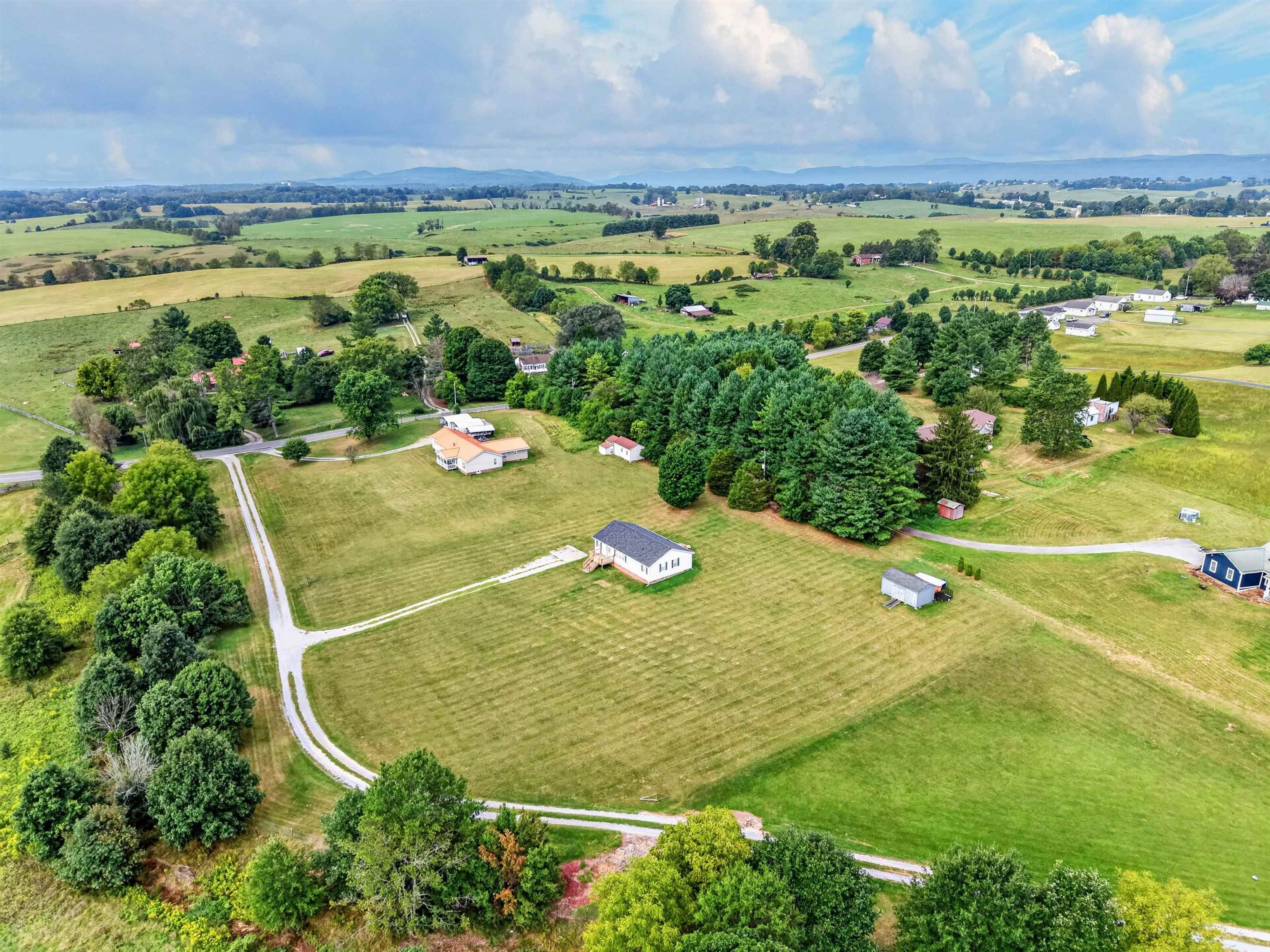 5096 Thornspring Road Pulaski VA 24301