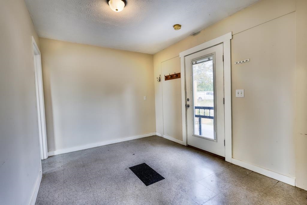 1011 Wilson Cemetery Road Check VA 24072