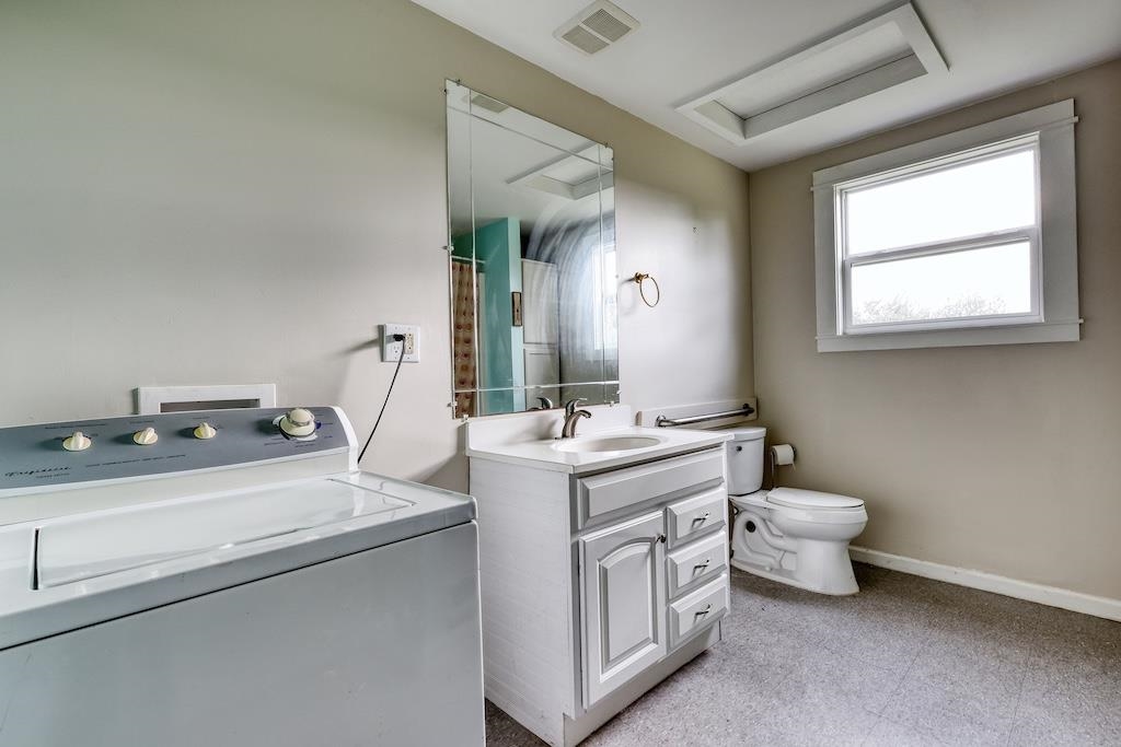 1011 Wilson Cemetery Road Check VA 24072