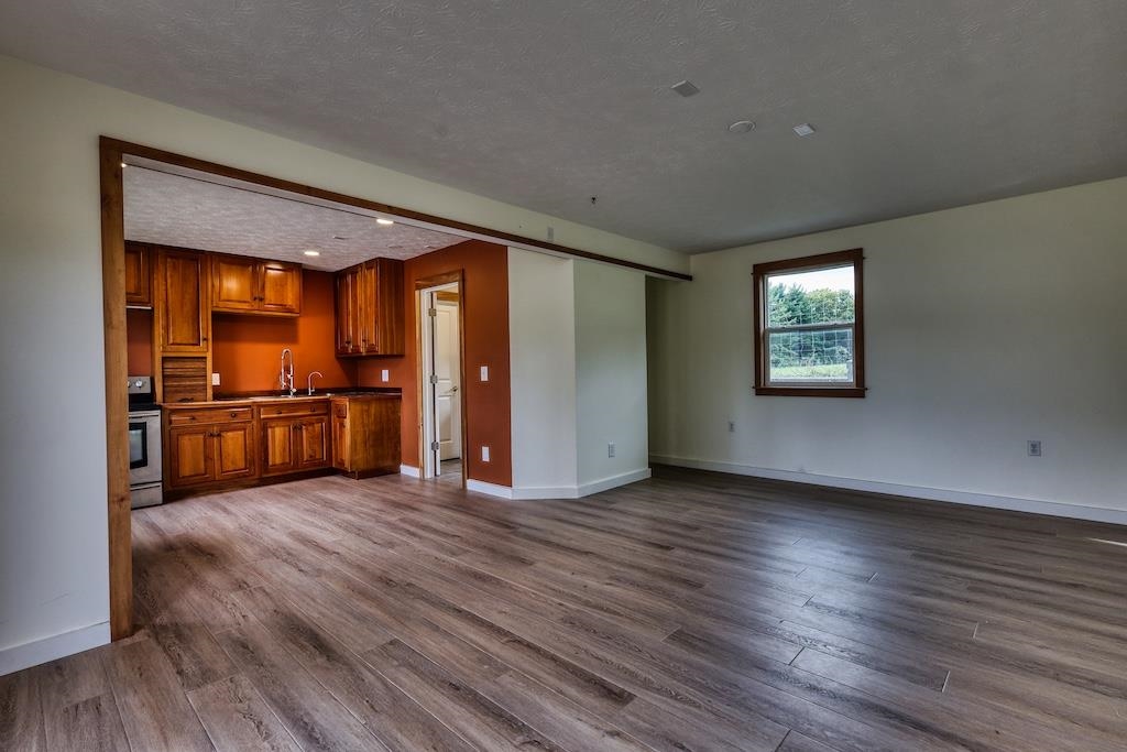 1011 Wilson Cemetery Road Check VA 24072