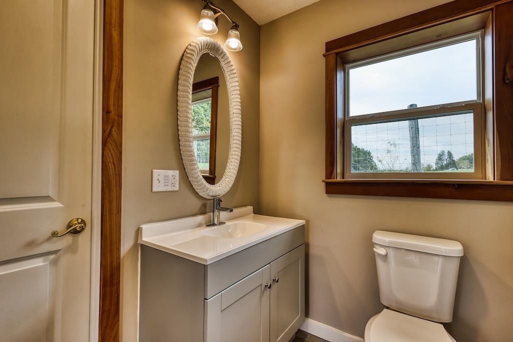 1011 Wilson Cemetery Road Check VA 24072