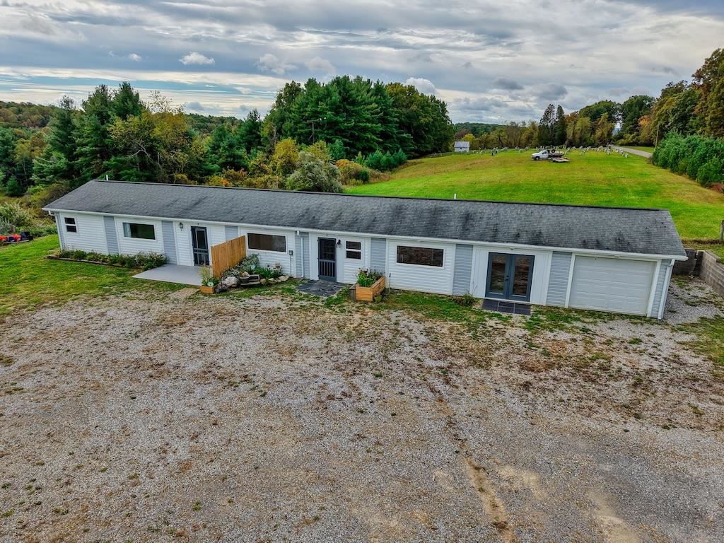 1011 Wilson Cemetery Road Check VA 24072