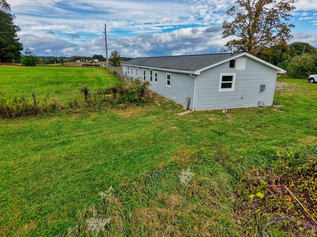 1011 Wilson Cemetery Road Check VA 24072