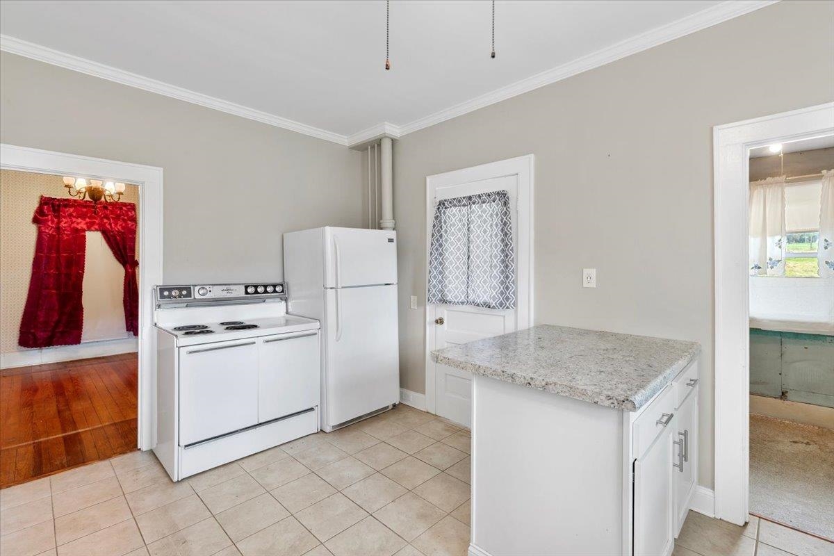 804 Wolf Street Narrows VA 24124
