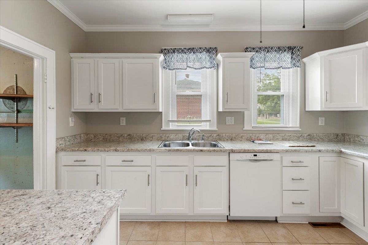 804 Wolf Street Narrows VA 24124