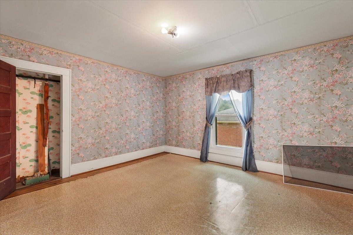 804 Wolf Street Narrows VA 24124