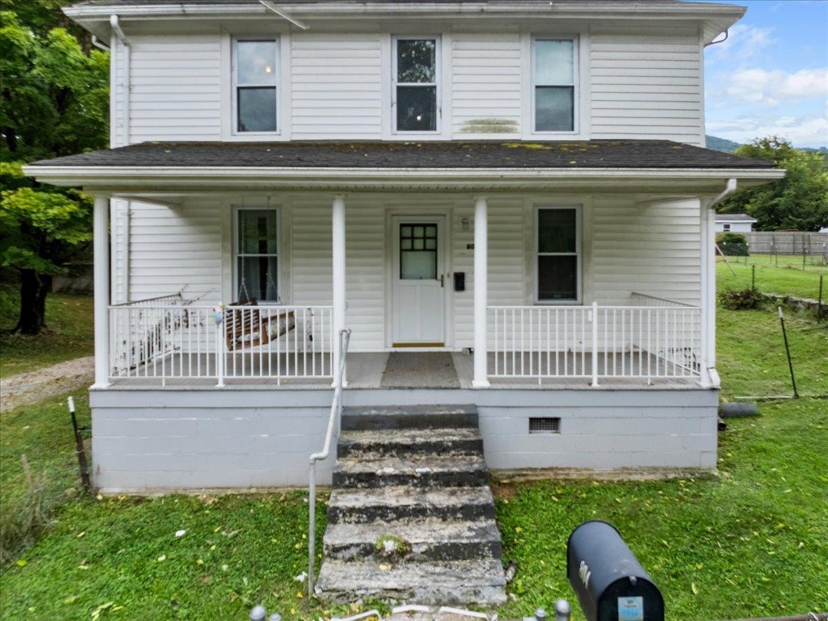 804 Wolf Street Narrows VA 24124