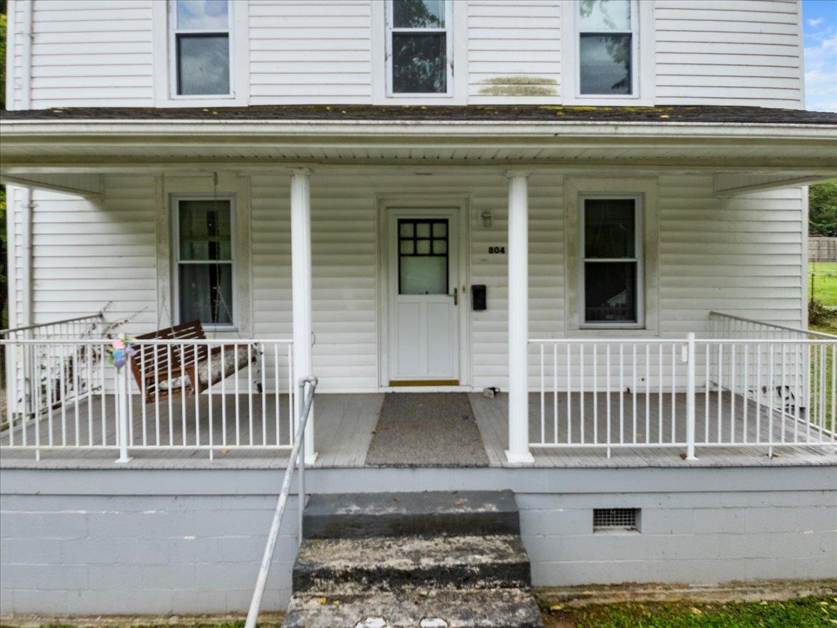 804 Wolf Street Narrows VA 24124