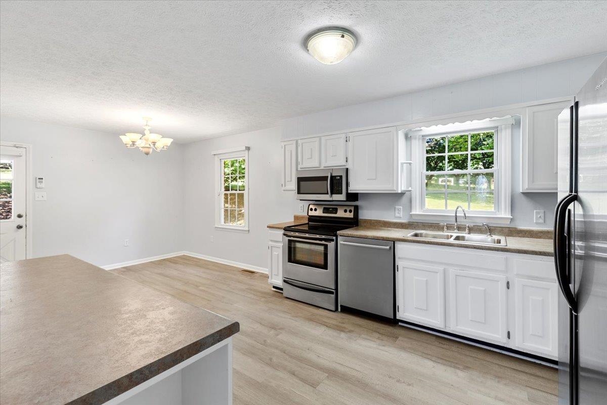 5330 Cougar Circle Dublin VA 24084