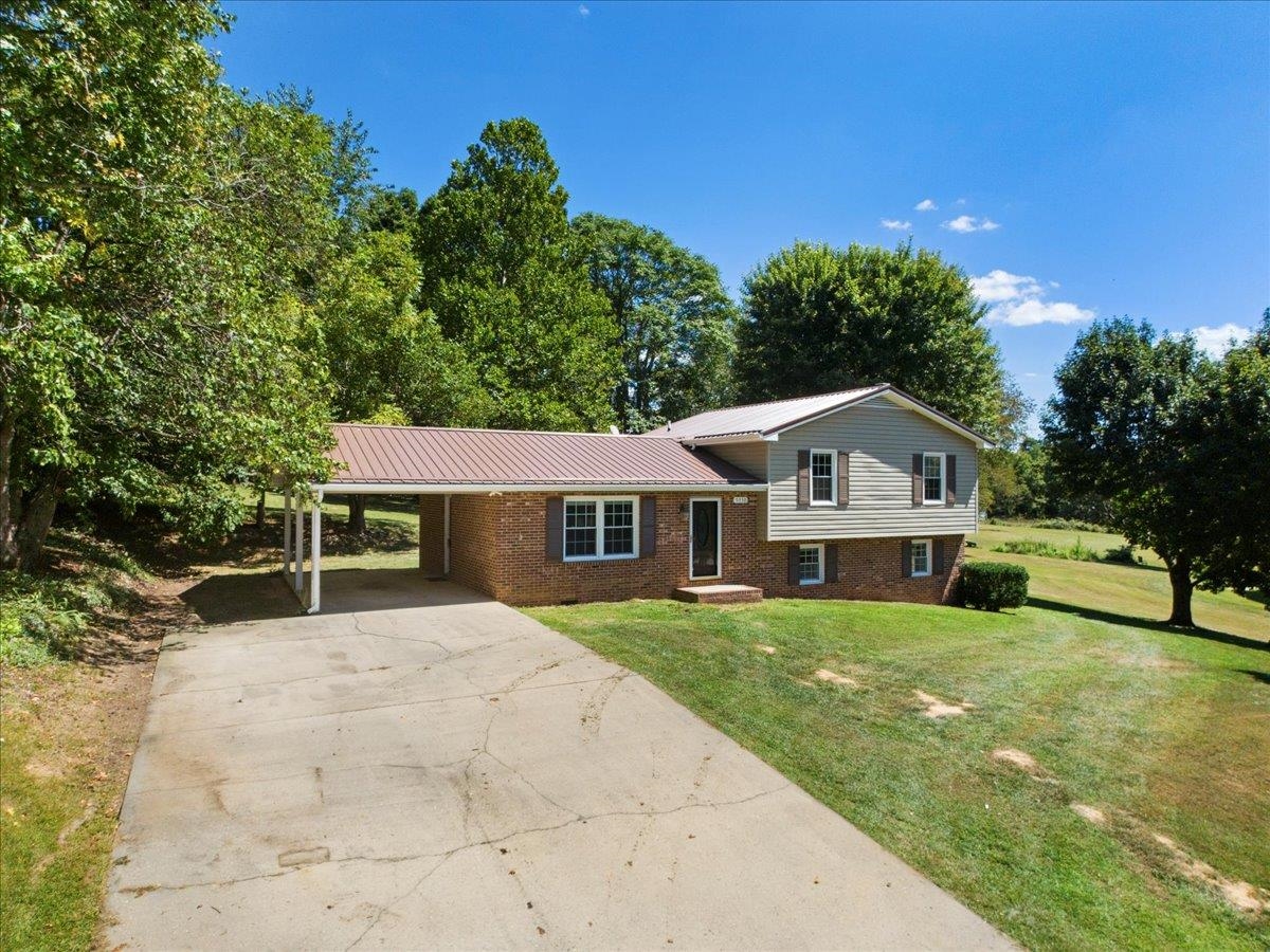 5330 Cougar Circle Dublin VA 24084