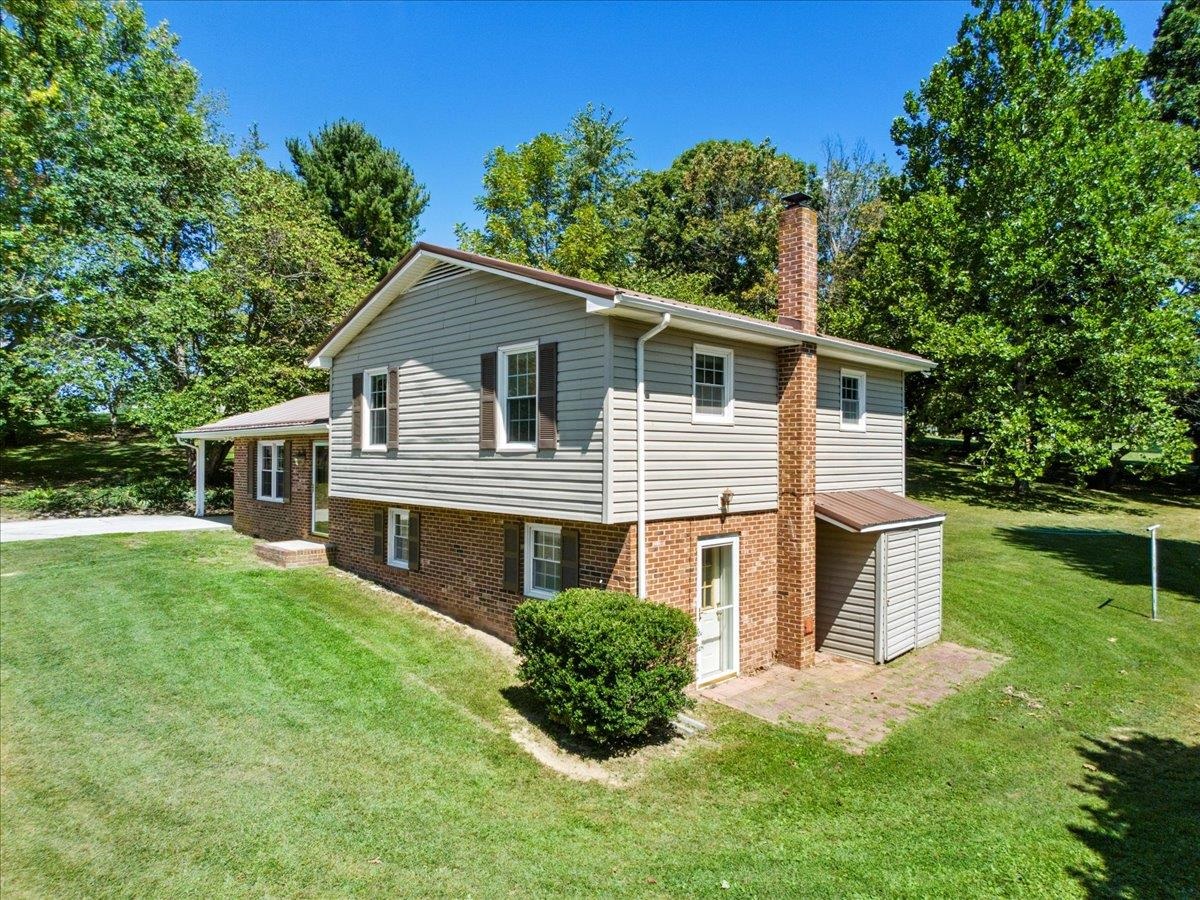 5330 Cougar Circle Dublin VA 24084