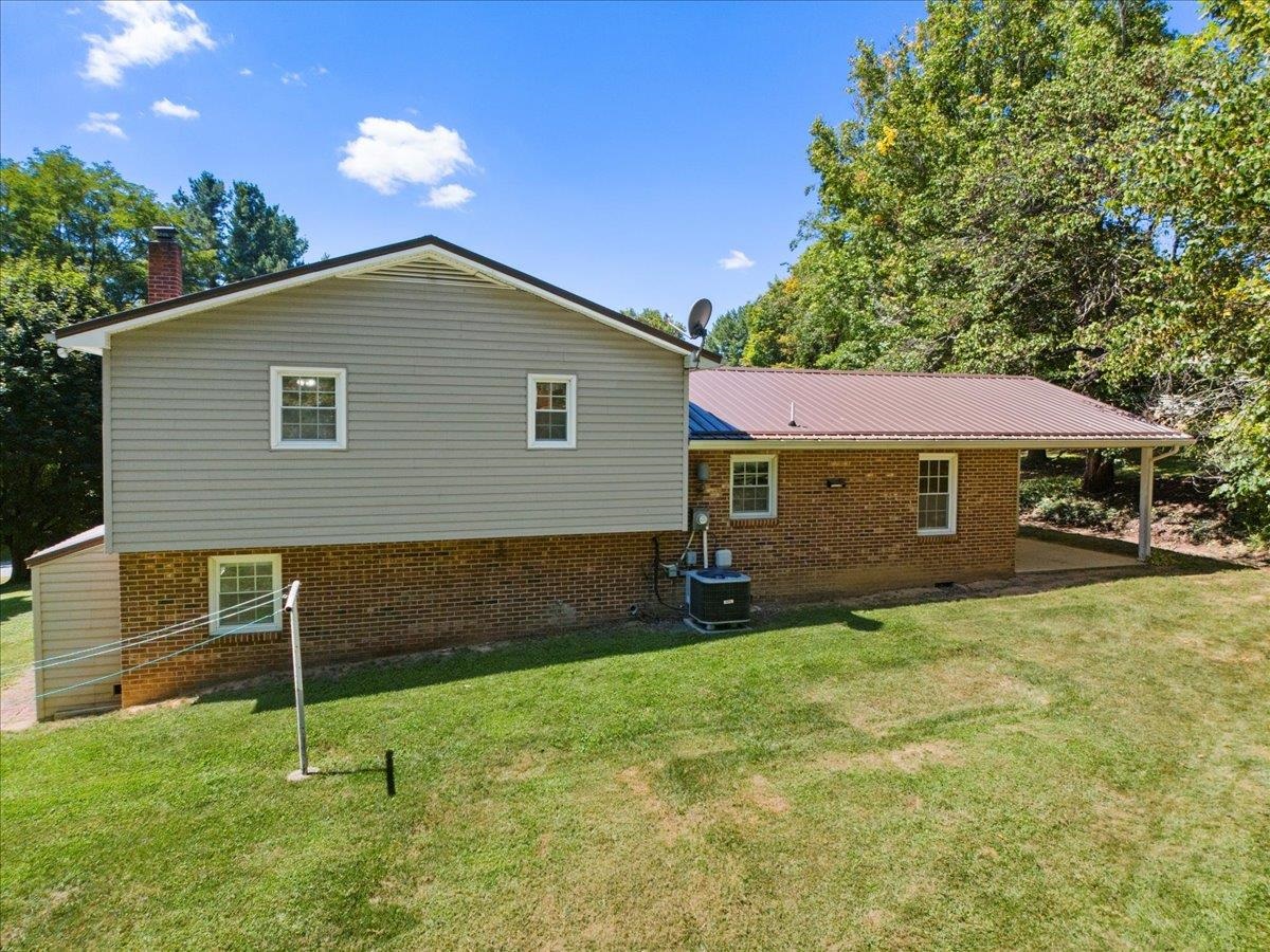 5330 Cougar Circle Dublin VA 24084