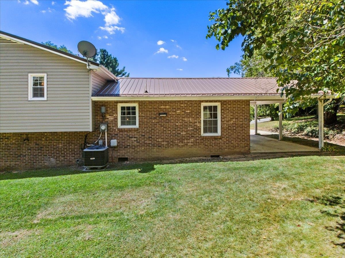 5330 Cougar Circle Dublin VA 24084