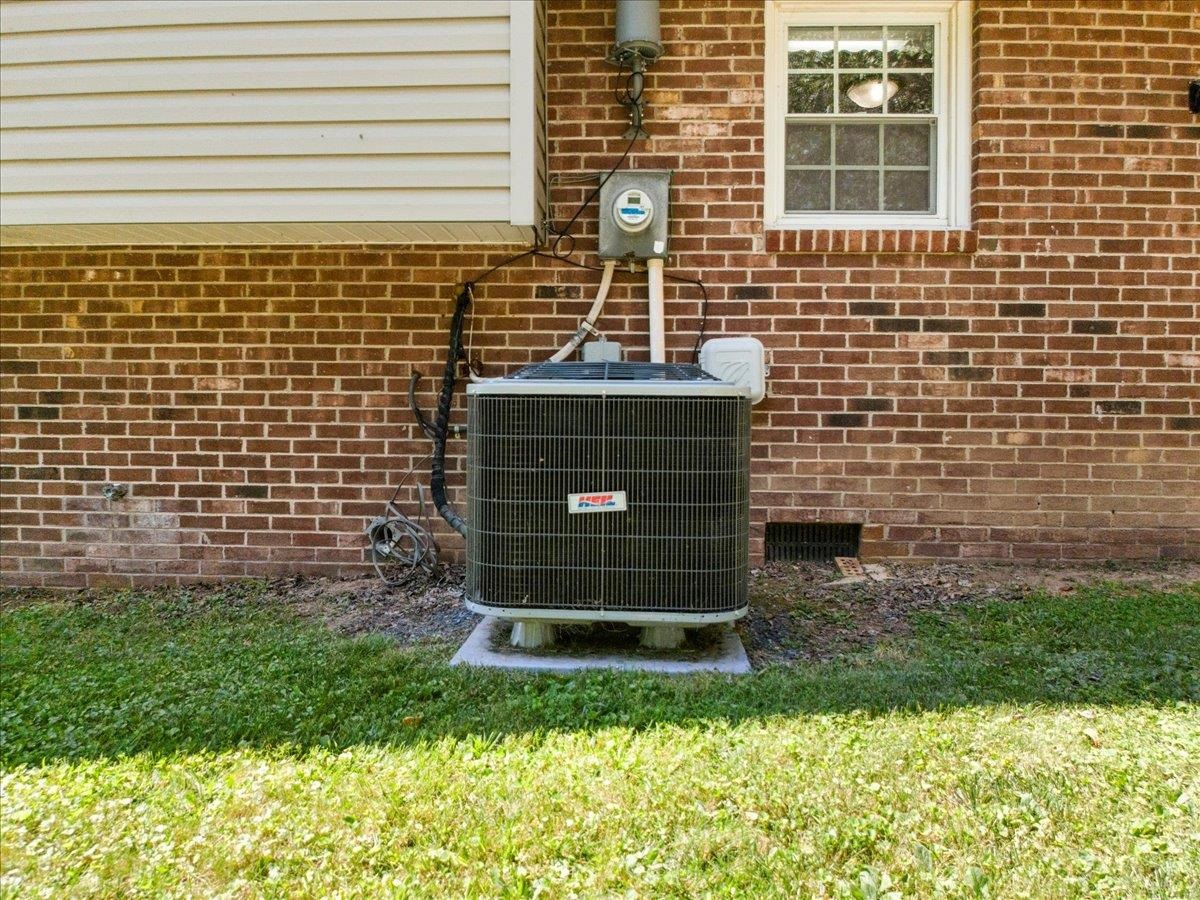 5330 Cougar Circle Dublin VA 24084