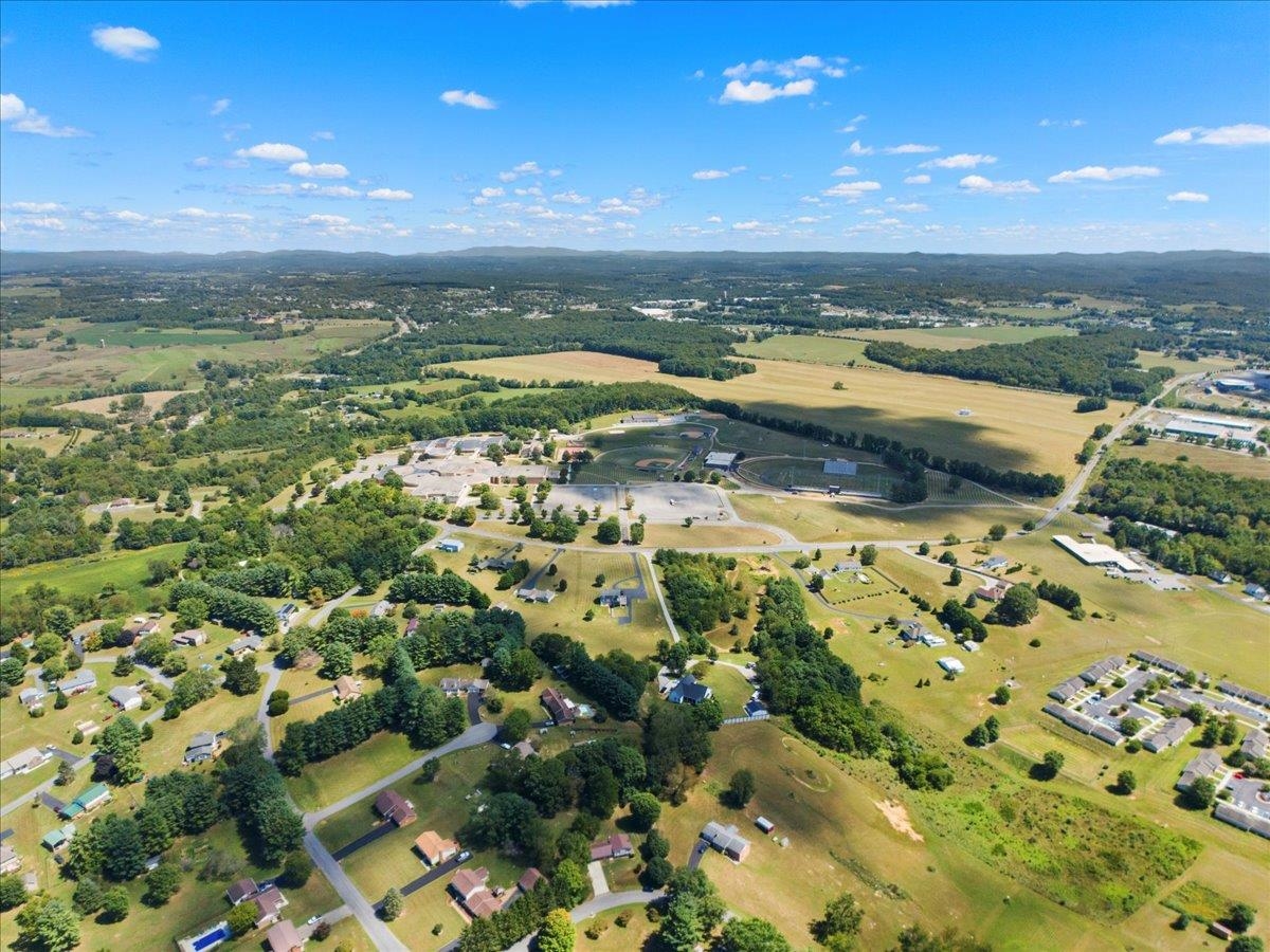 5330 Cougar Circle Dublin VA 24084