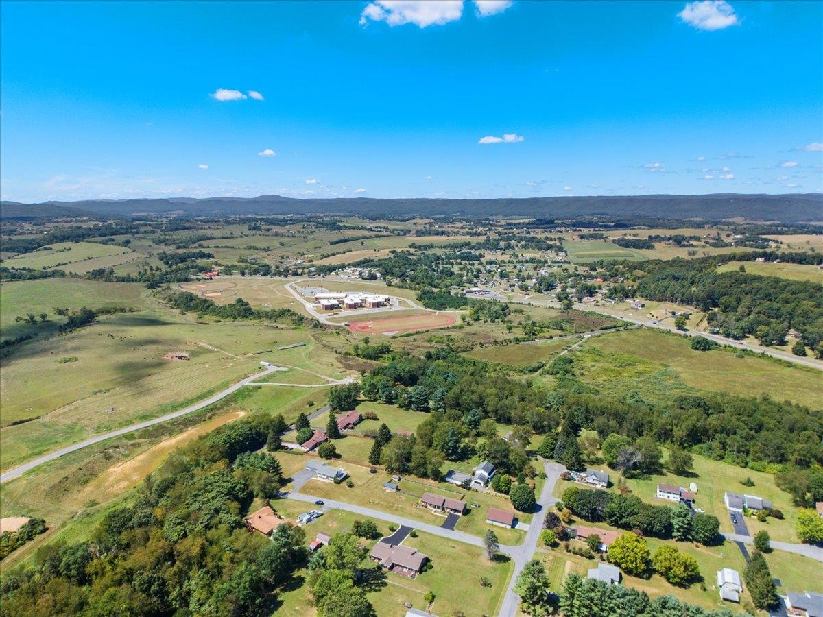 5330 Cougar Circle Dublin VA 24084