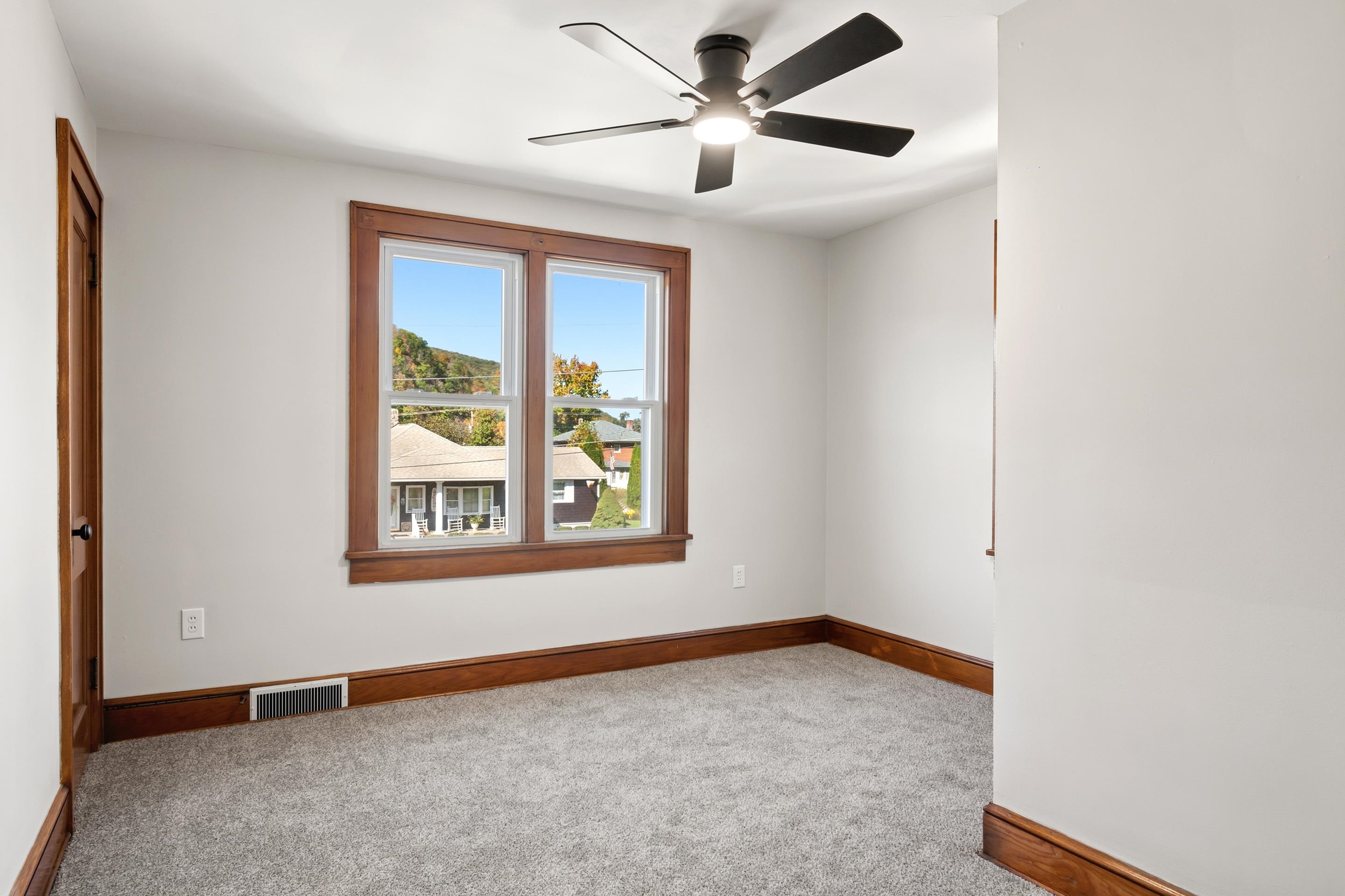 506 Wolf Street Narrows VA 24124