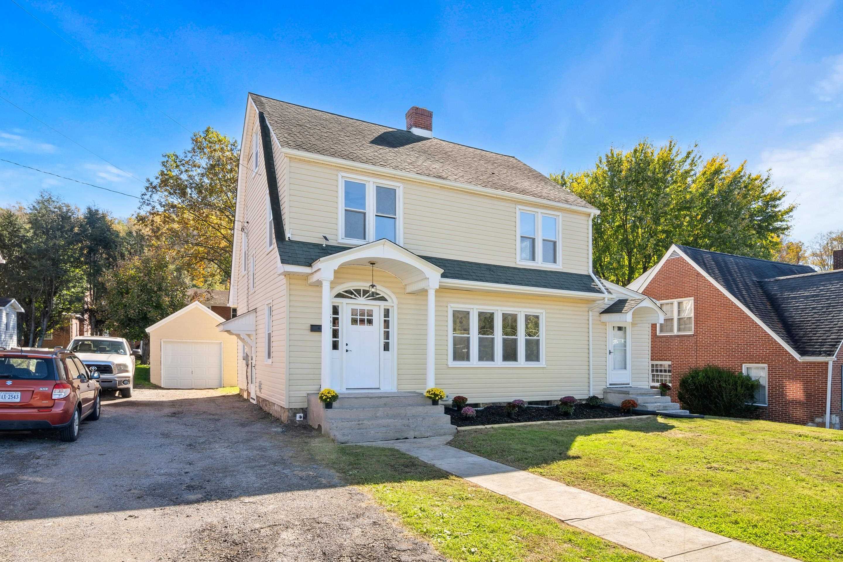 506 Wolf Street Narrows VA 24124