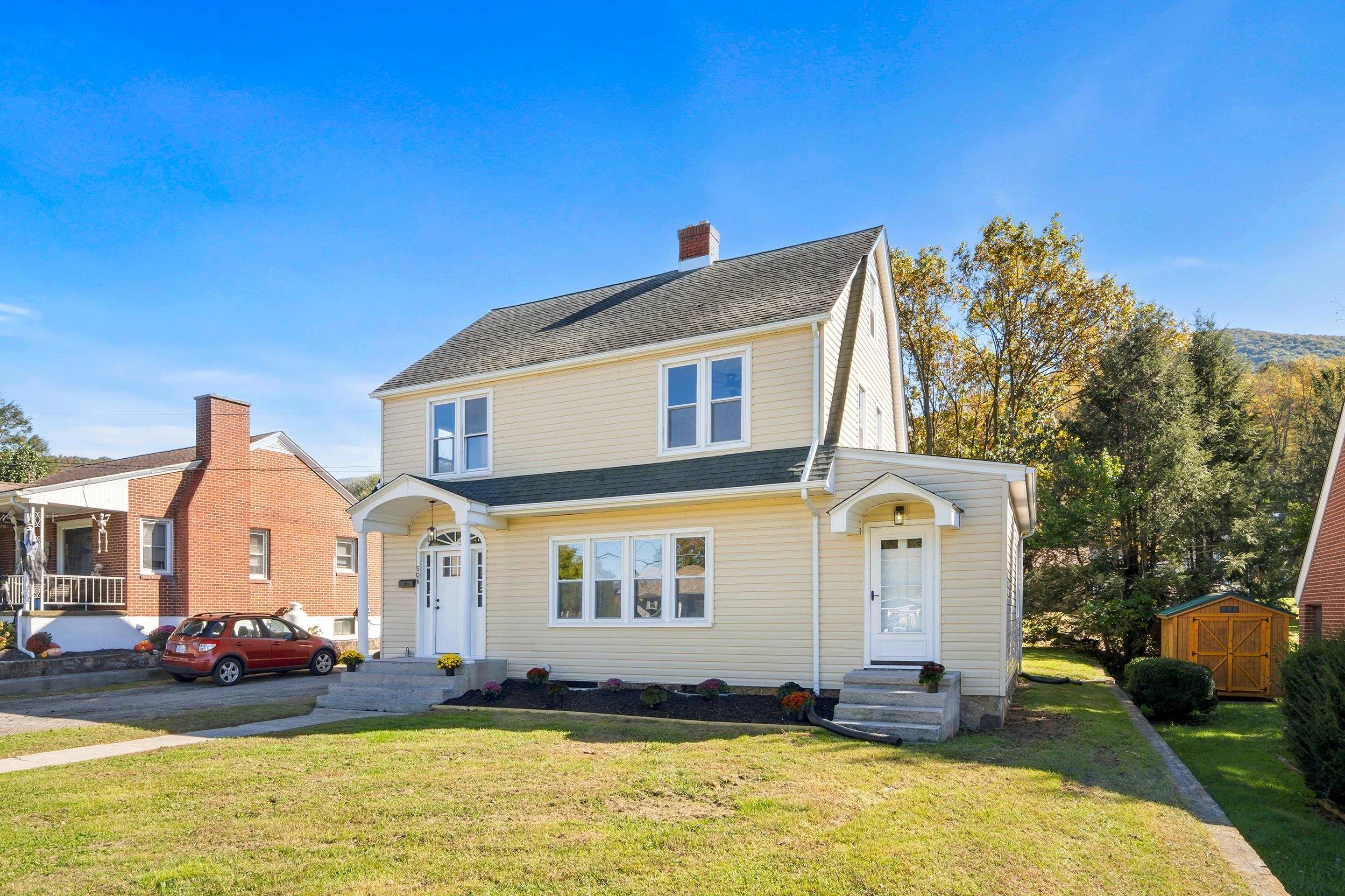 506 Wolf Street Narrows VA 24124