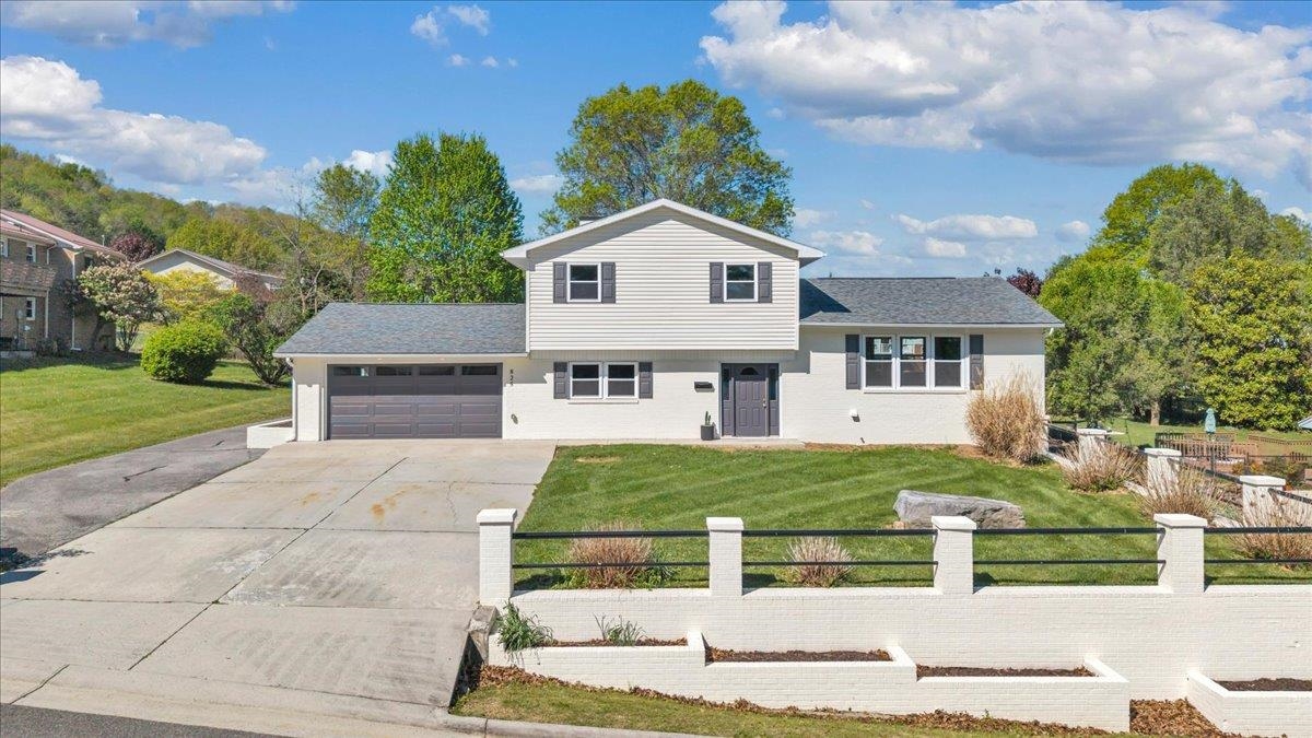 825 N 18th Street Wytheville VA 24382