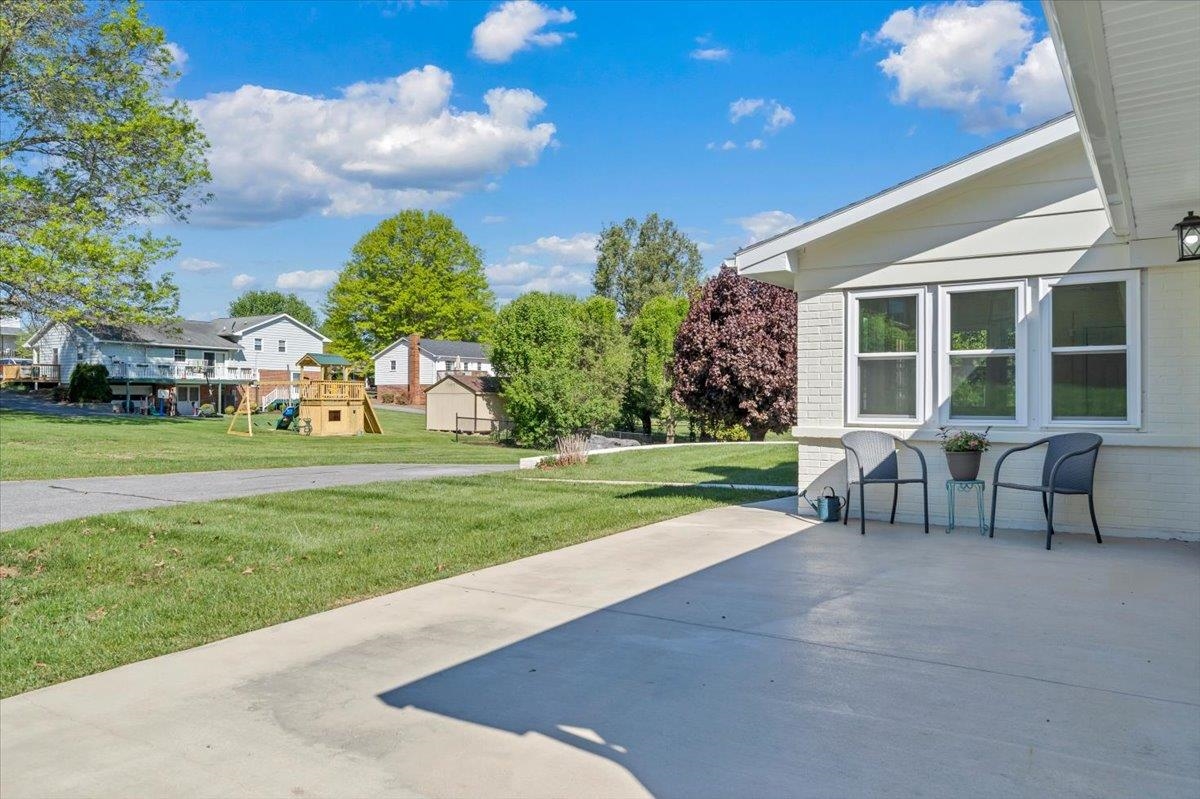 825 N 18th Street Wytheville VA 24382