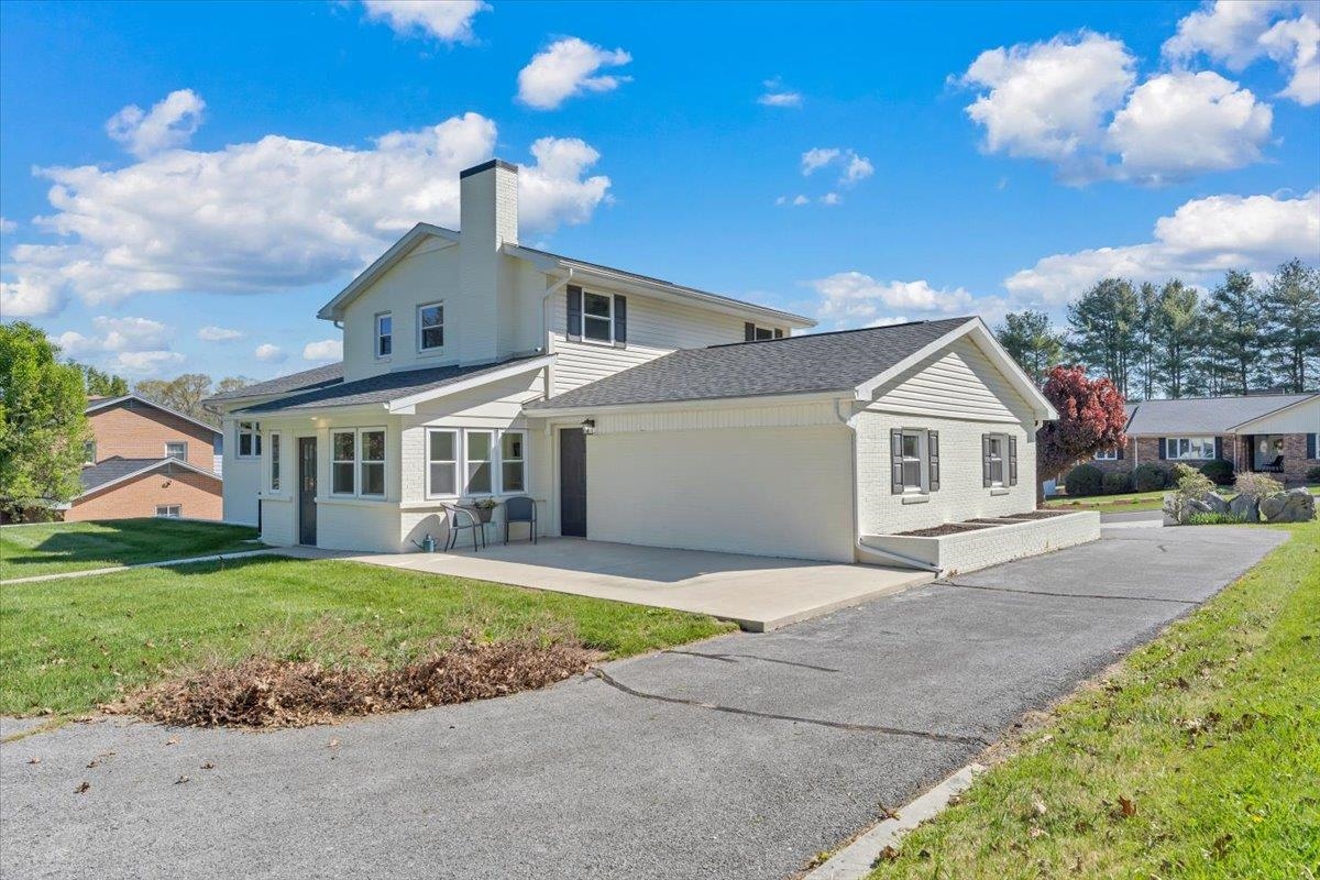 825 N 18th Street Wytheville VA 24382
