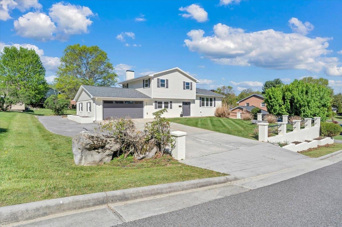 825 N 18th Street Wytheville VA 24382