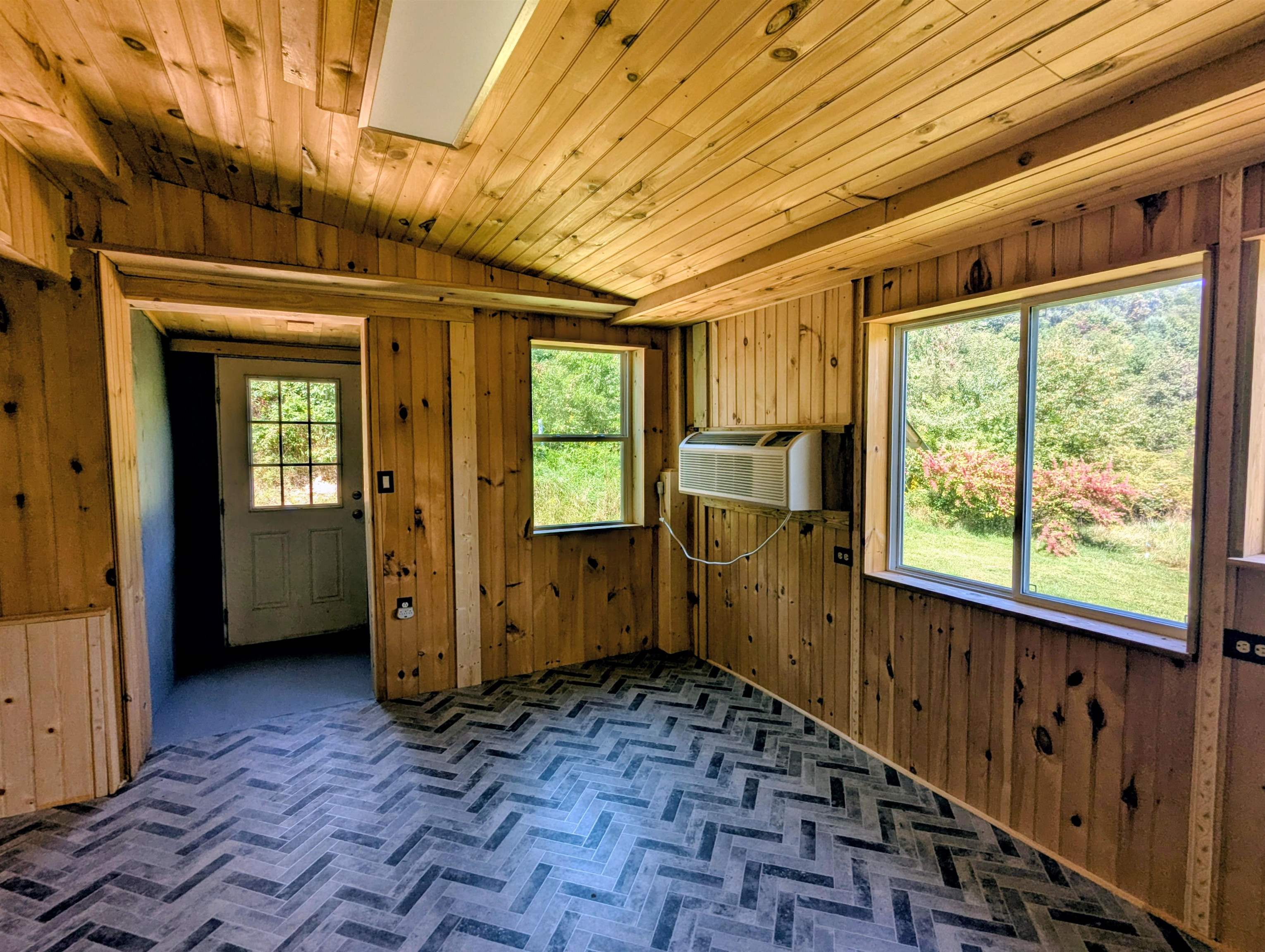 4938 Floyd Highway S Willis VA 24380