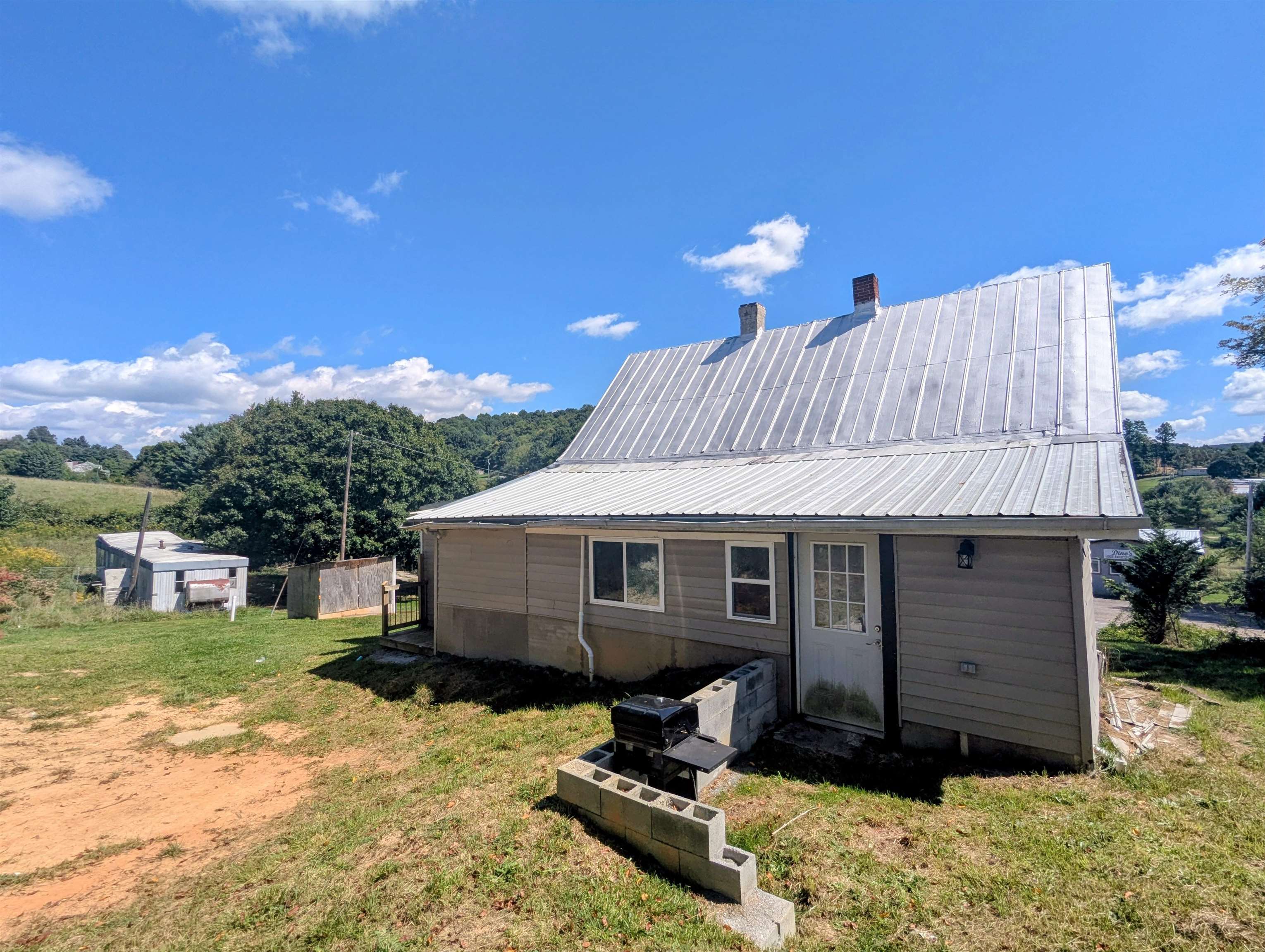 4938 Floyd Highway S Willis VA 24380