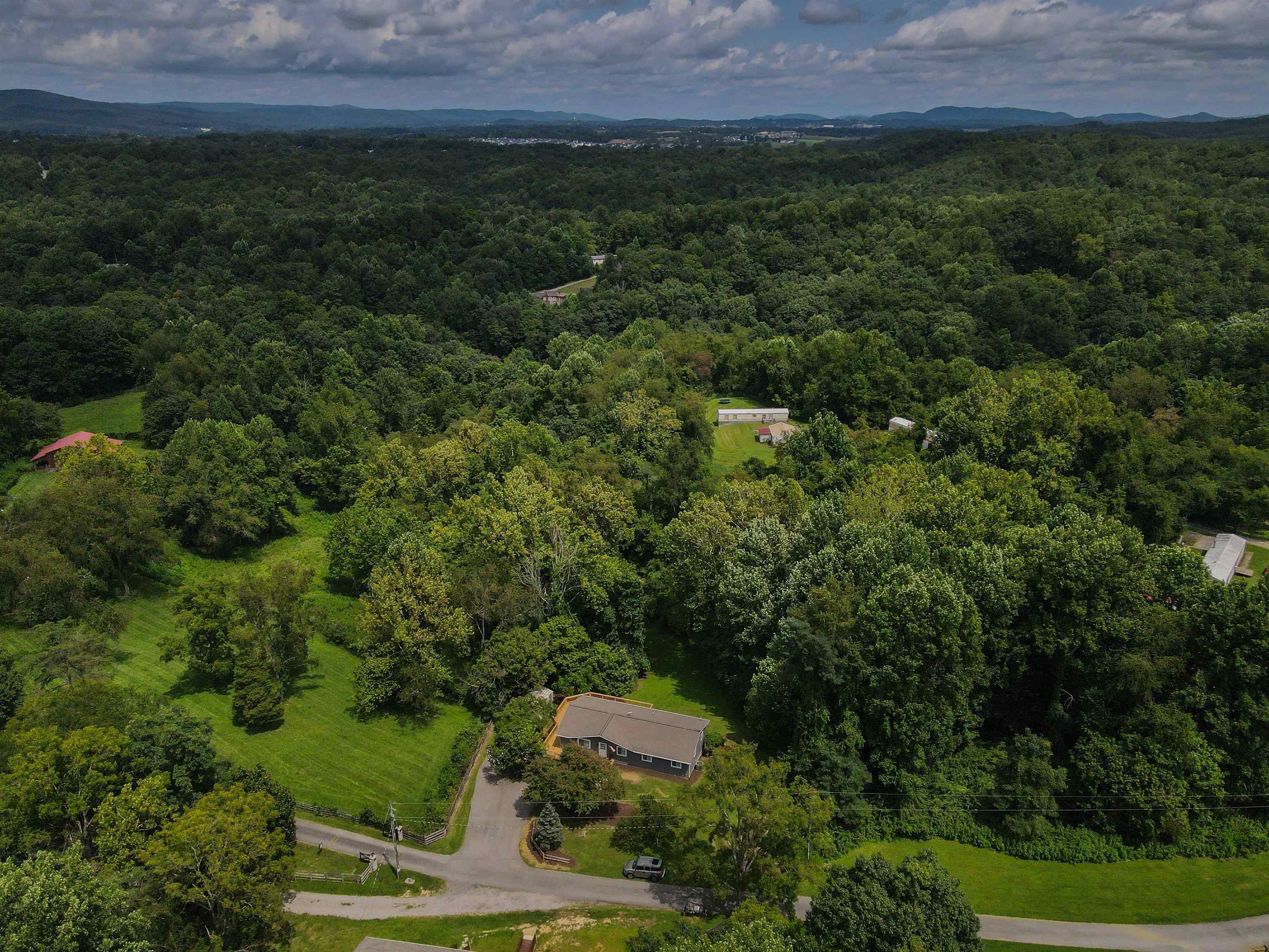 966 Magnolia Lane Christiansburg VA 24073