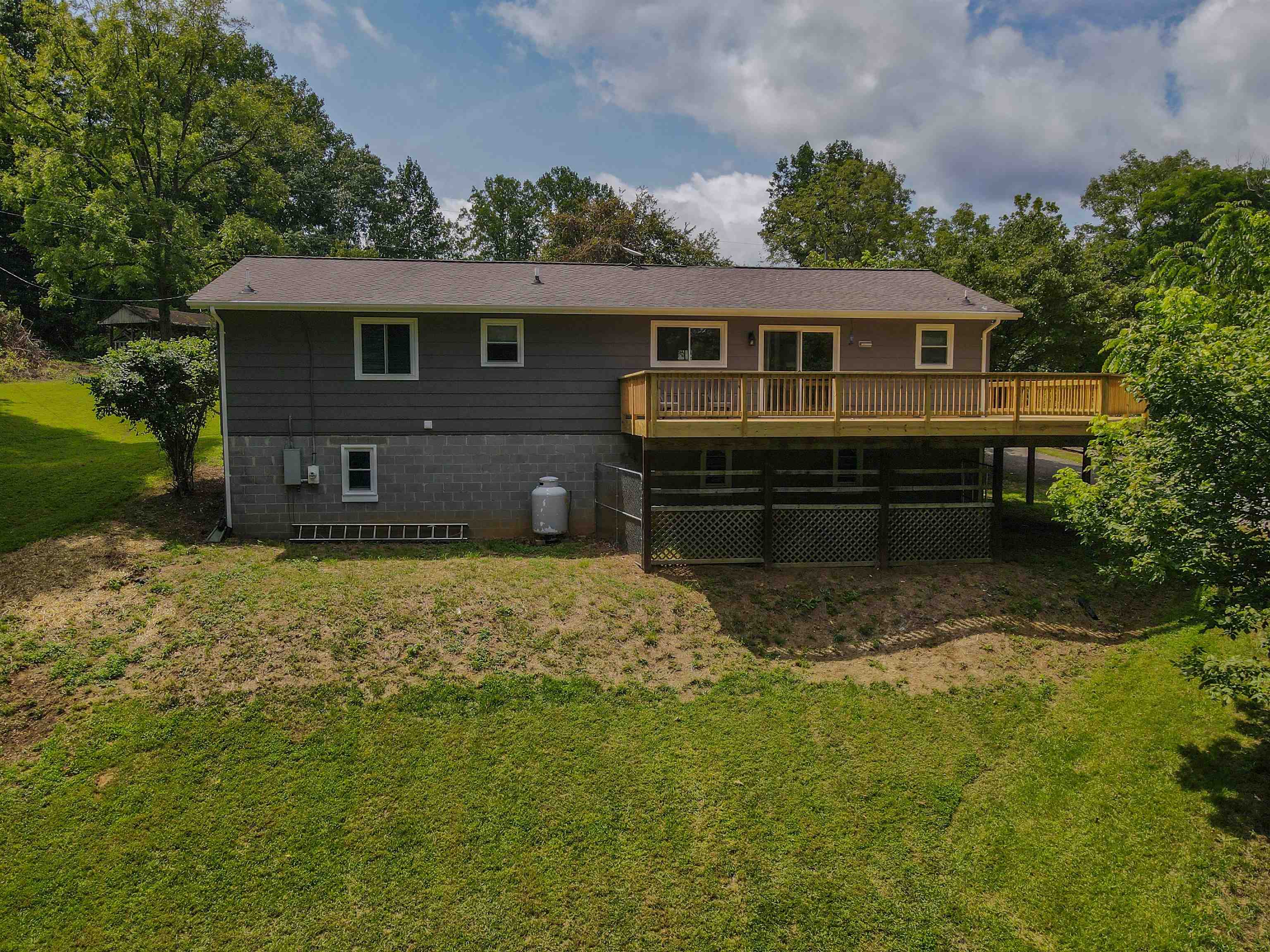 966 Magnolia Lane Christiansburg VA 24073