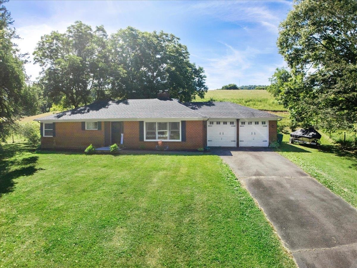 9806 Floyd Pike Dugspur VA 24325