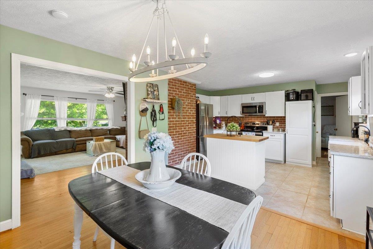 9806 Floyd Pike Dugspur VA 24325