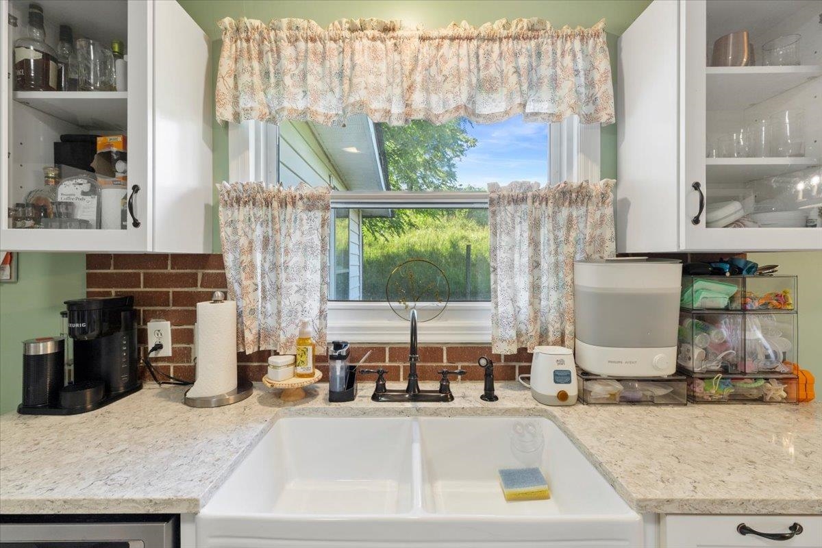 9806 Floyd Pike Dugspur VA 24325