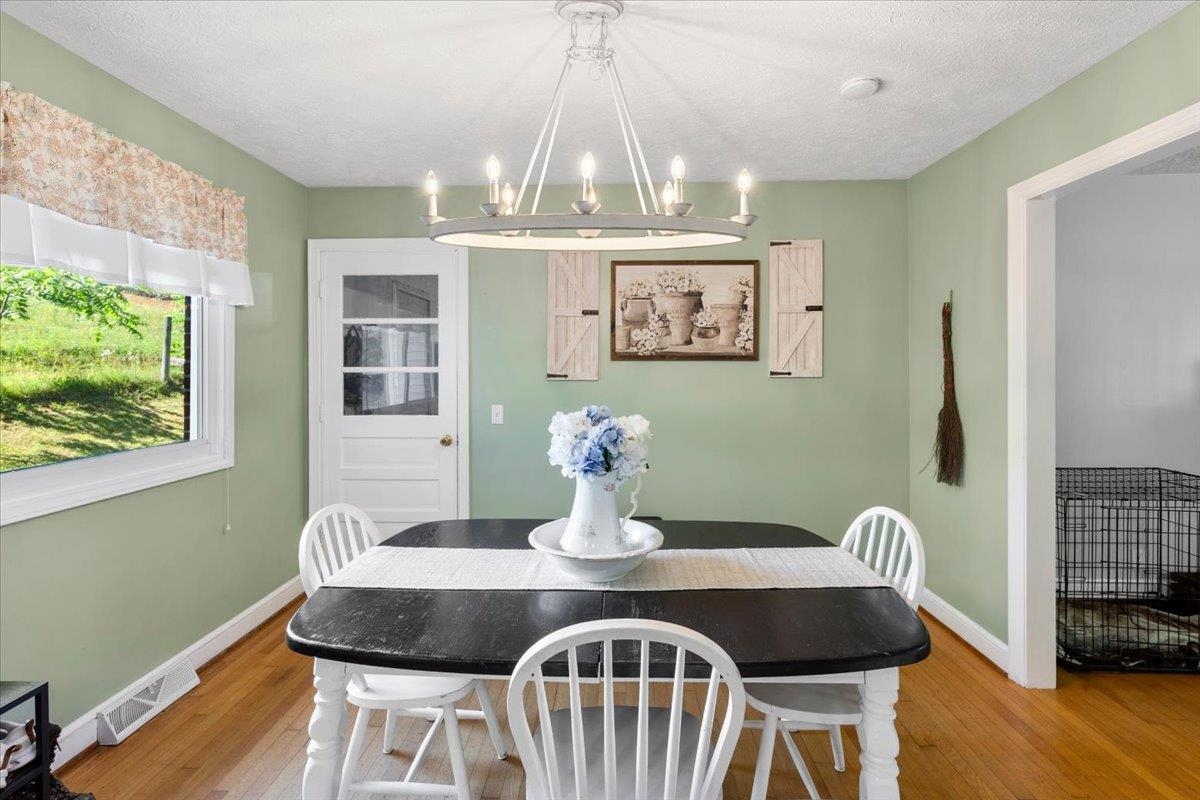 9806 Floyd Pike Dugspur VA 24325